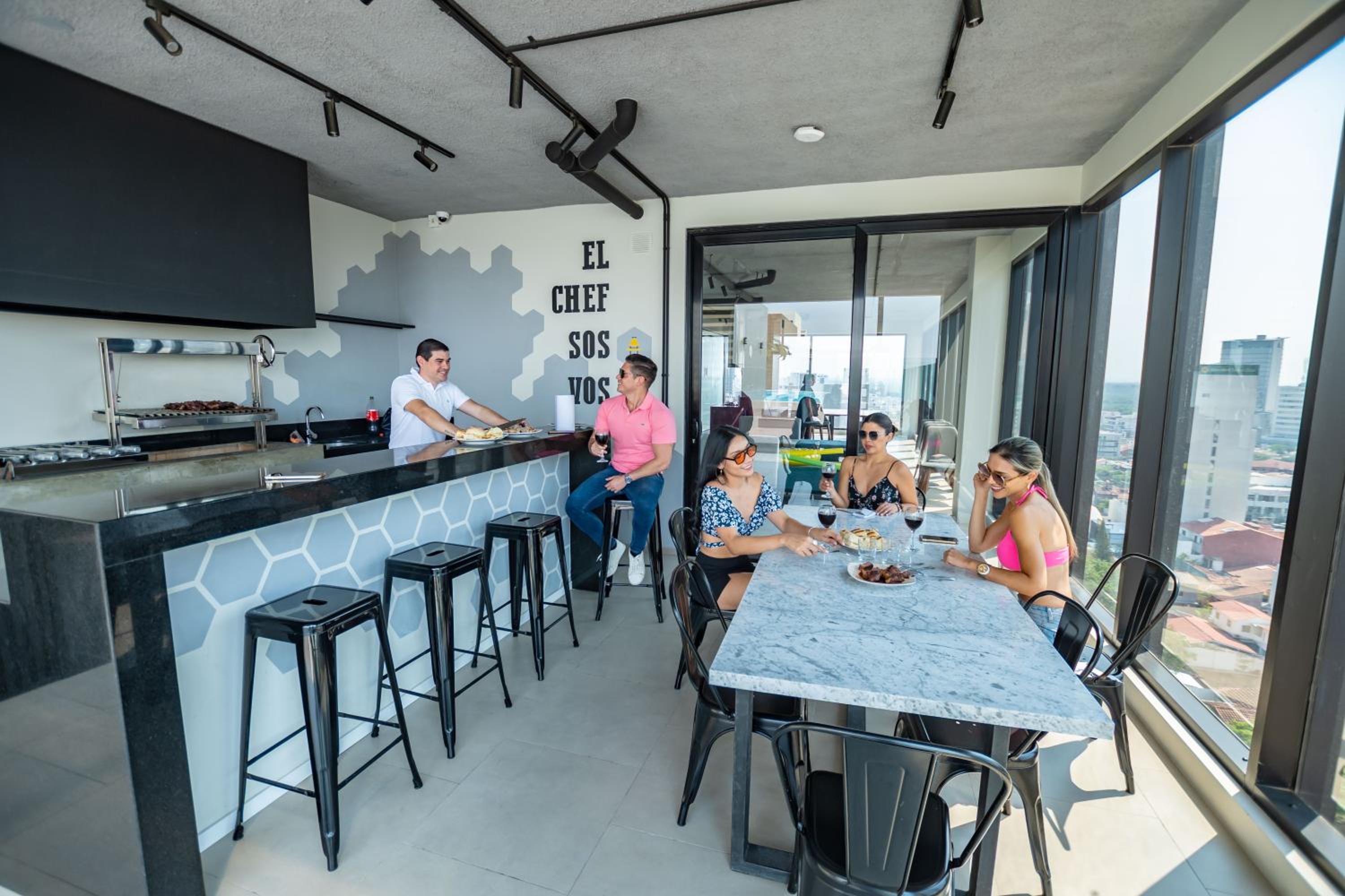Suite tecnológica y moderna