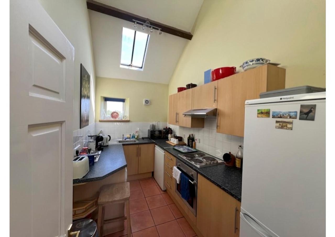 Traditional Cottage sleeps 4 view 4