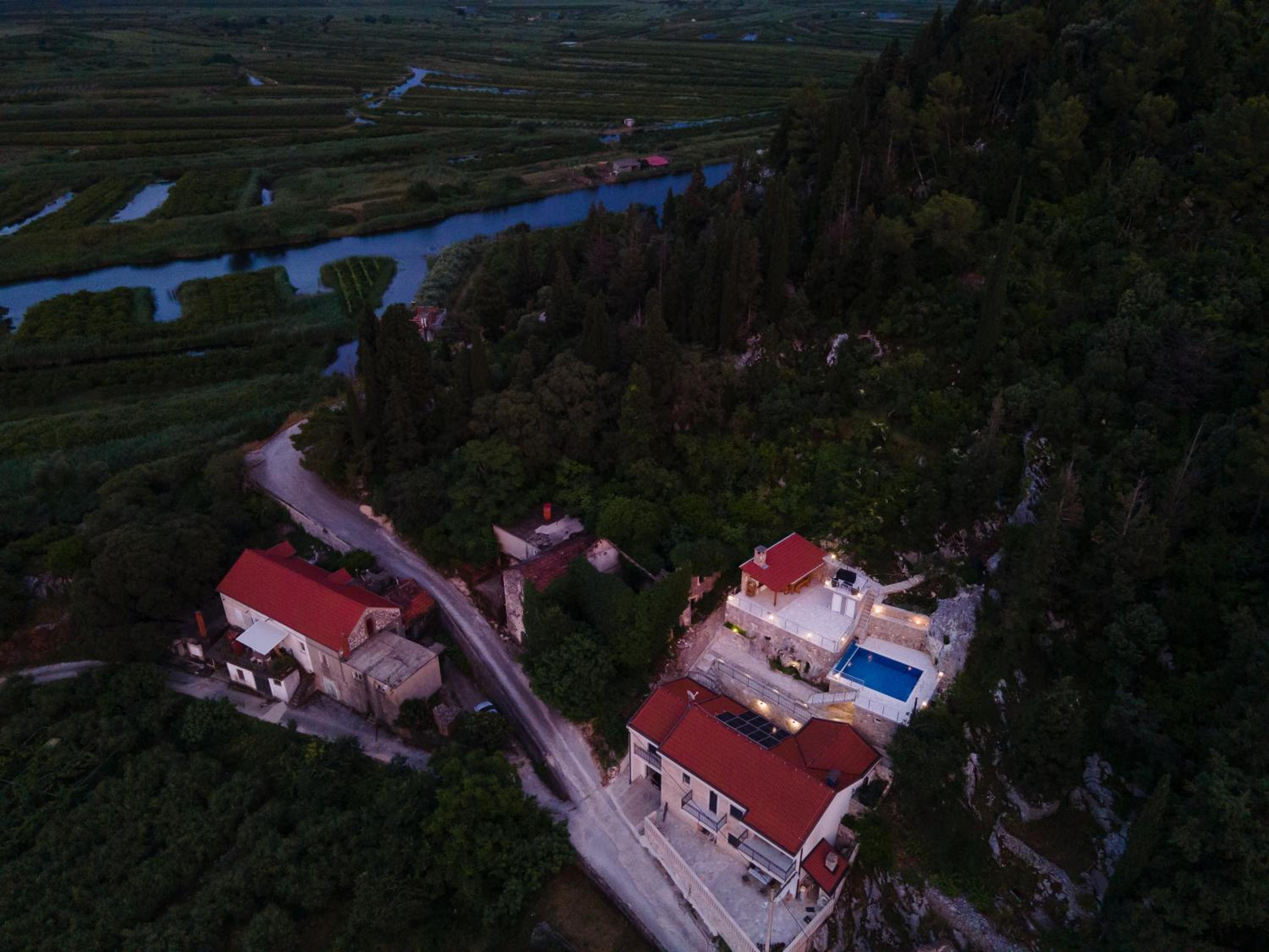Villa Karlo-Arianna view 3