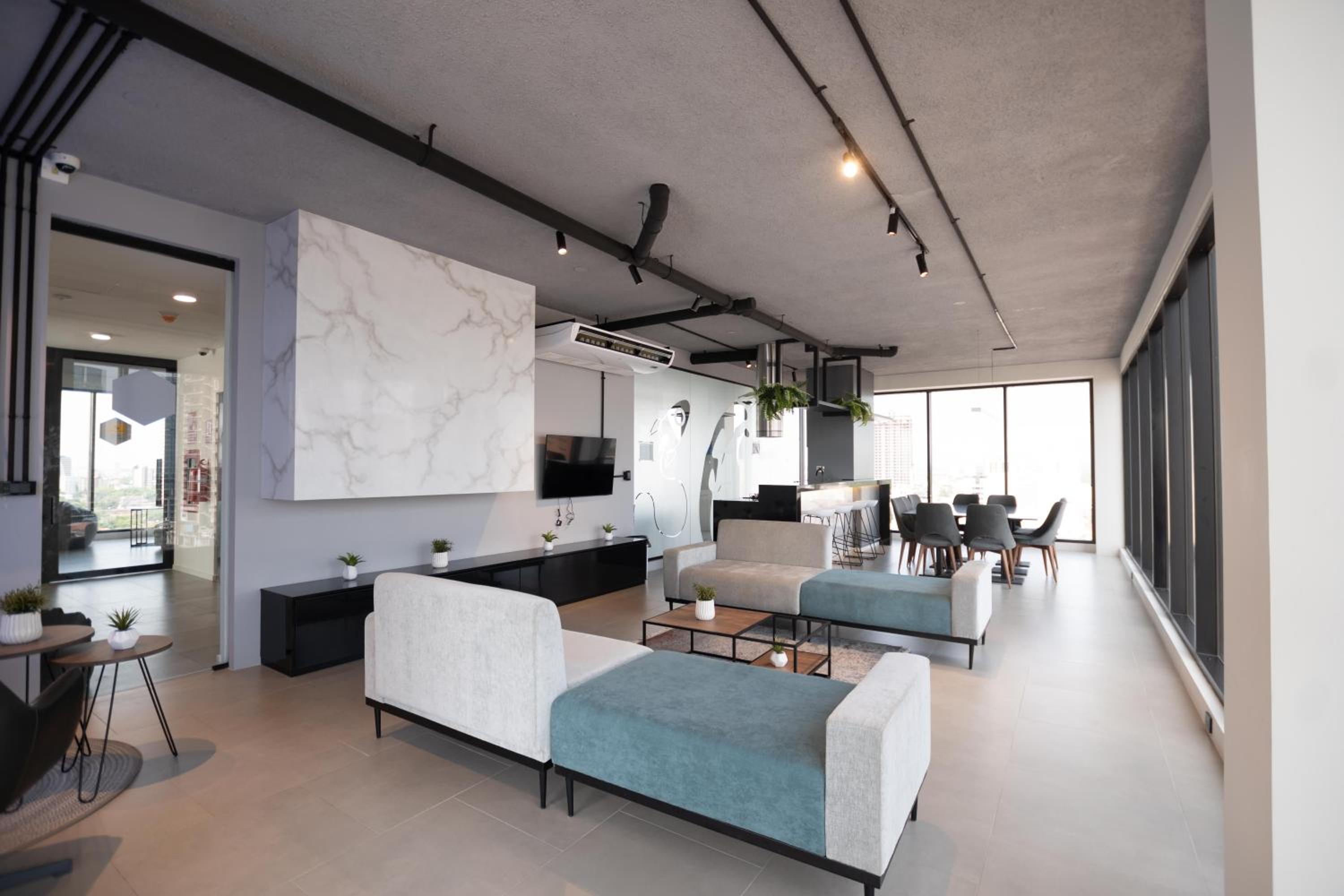 Suite tecnológica y moderna