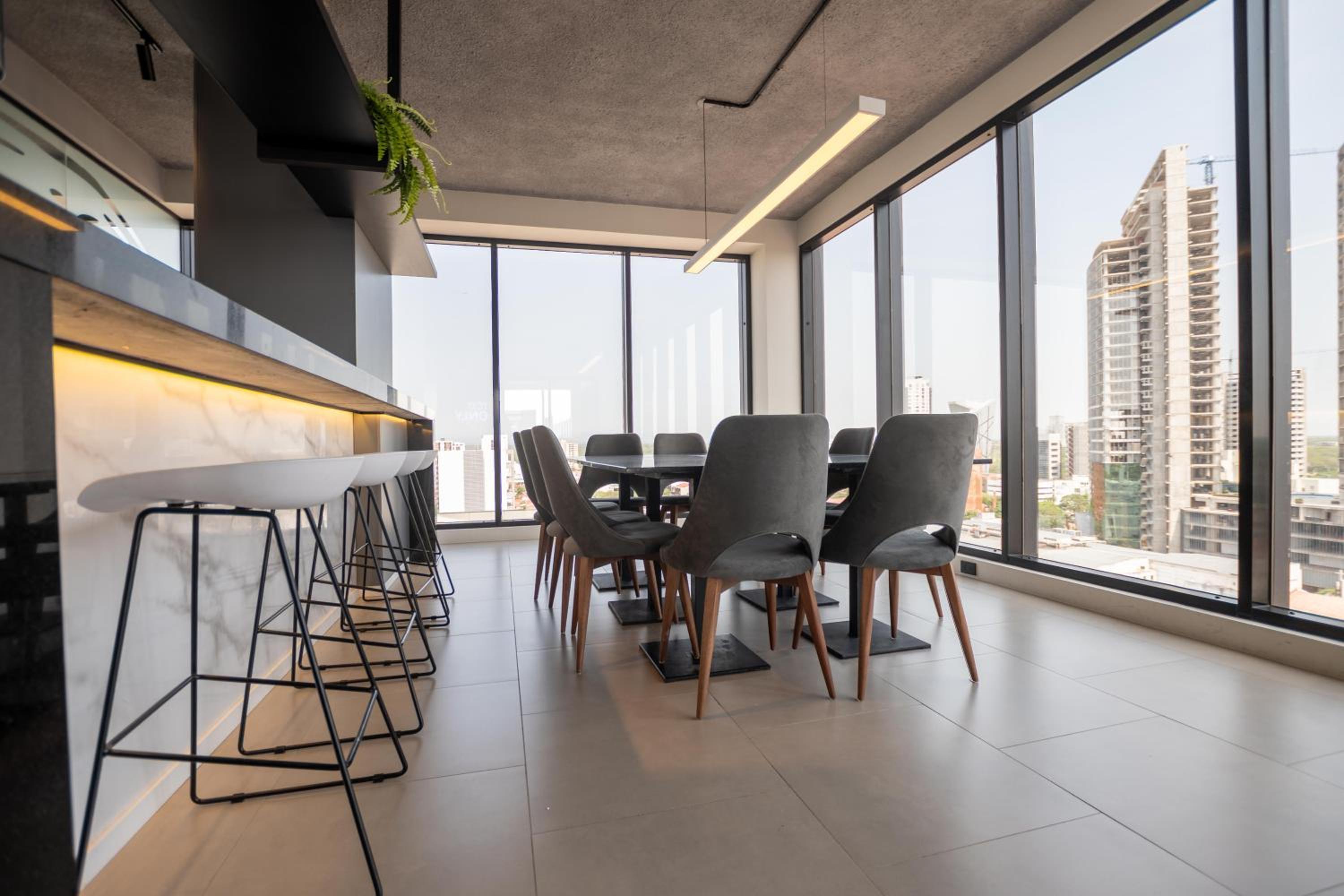 Suite tecnológica y moderna