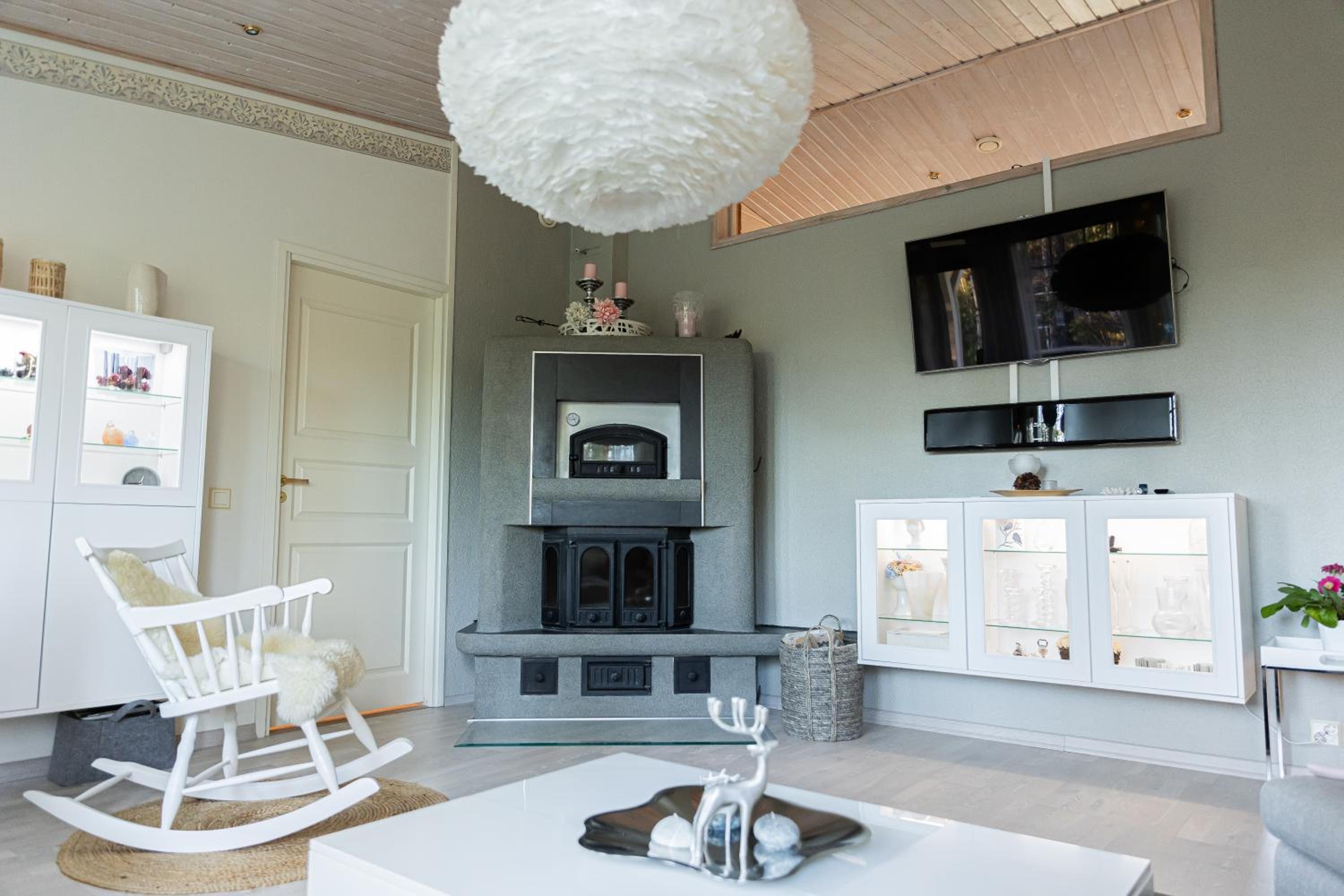 Villa Aurora Sinettä by BookLapland