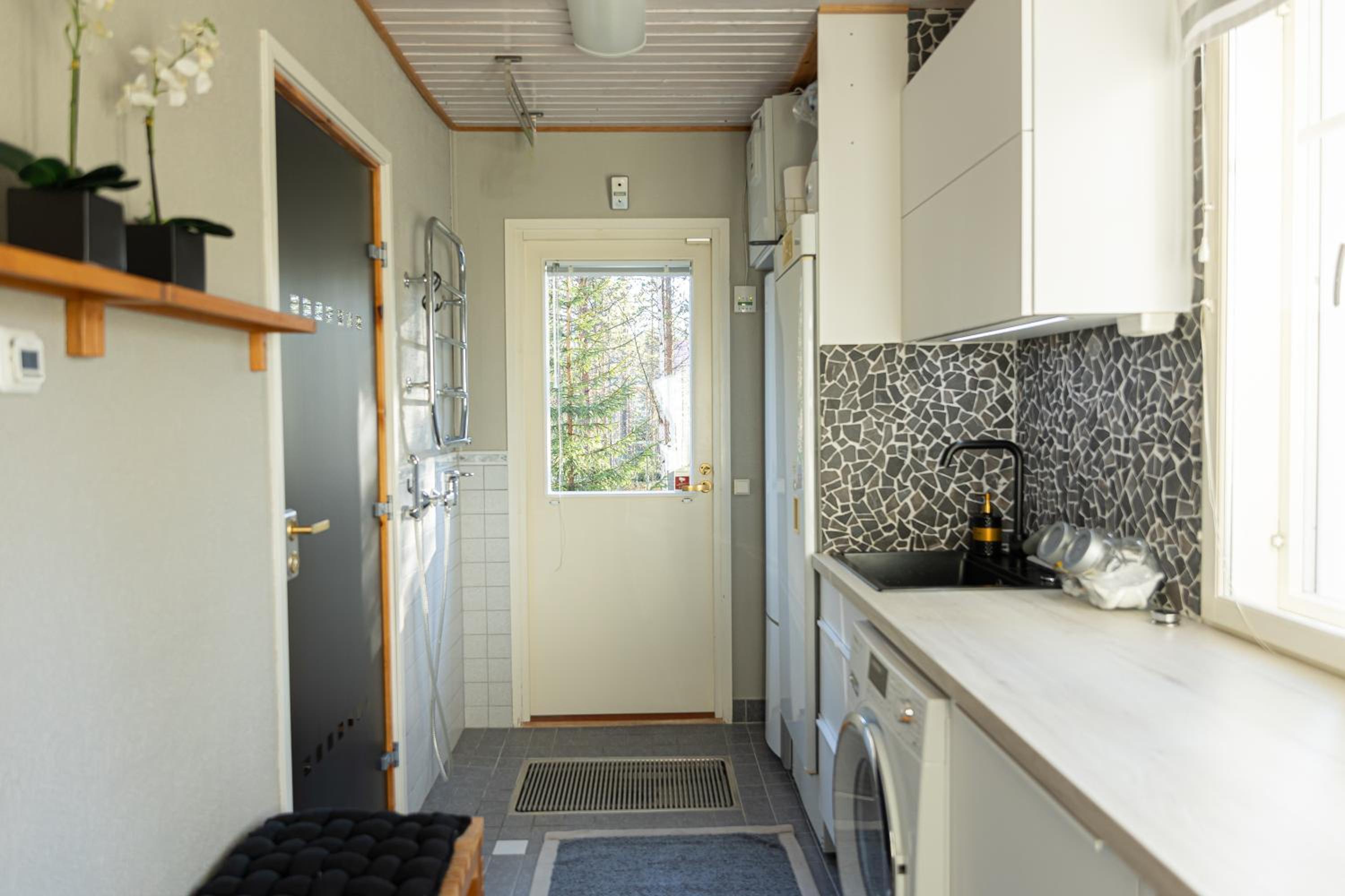 Villa Aurora Sinettä by BookLapland