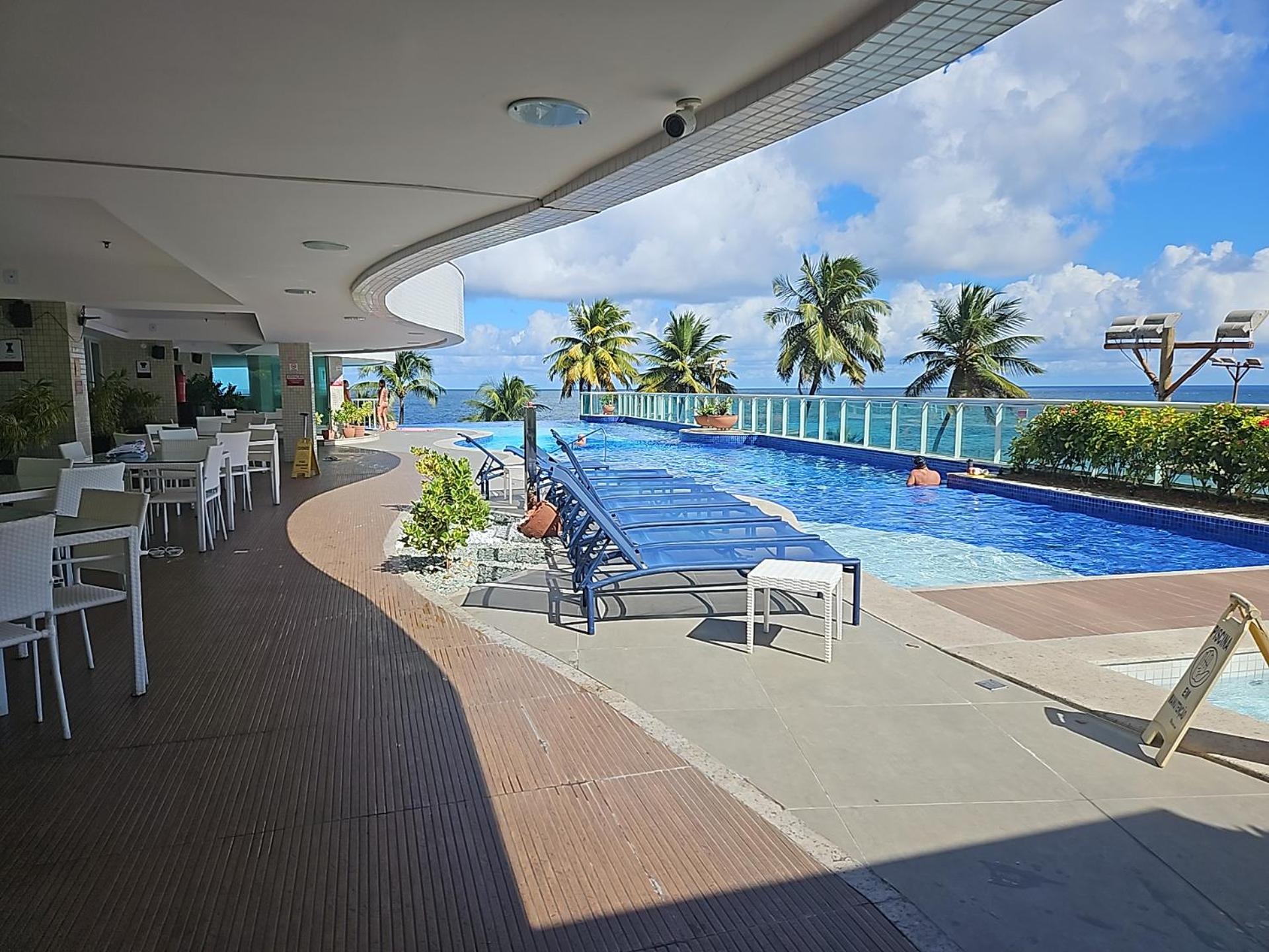 Ap70 m2 condomínio luxo Costa Espanha- Salvador- pré Carnaval -Réveillon em praia exclusiva- Vista Mar