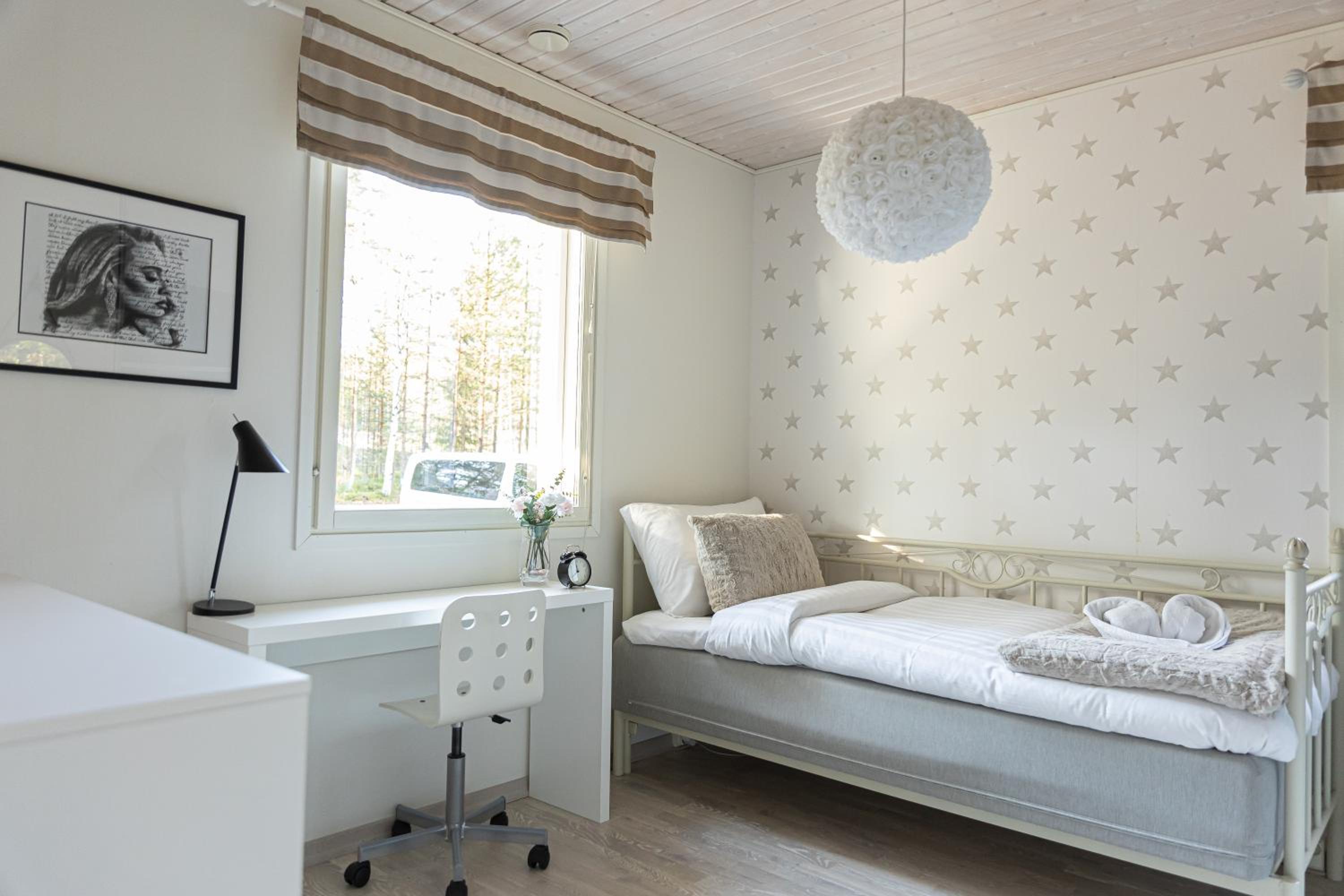 Villa Aurora Sinettä by BookLapland