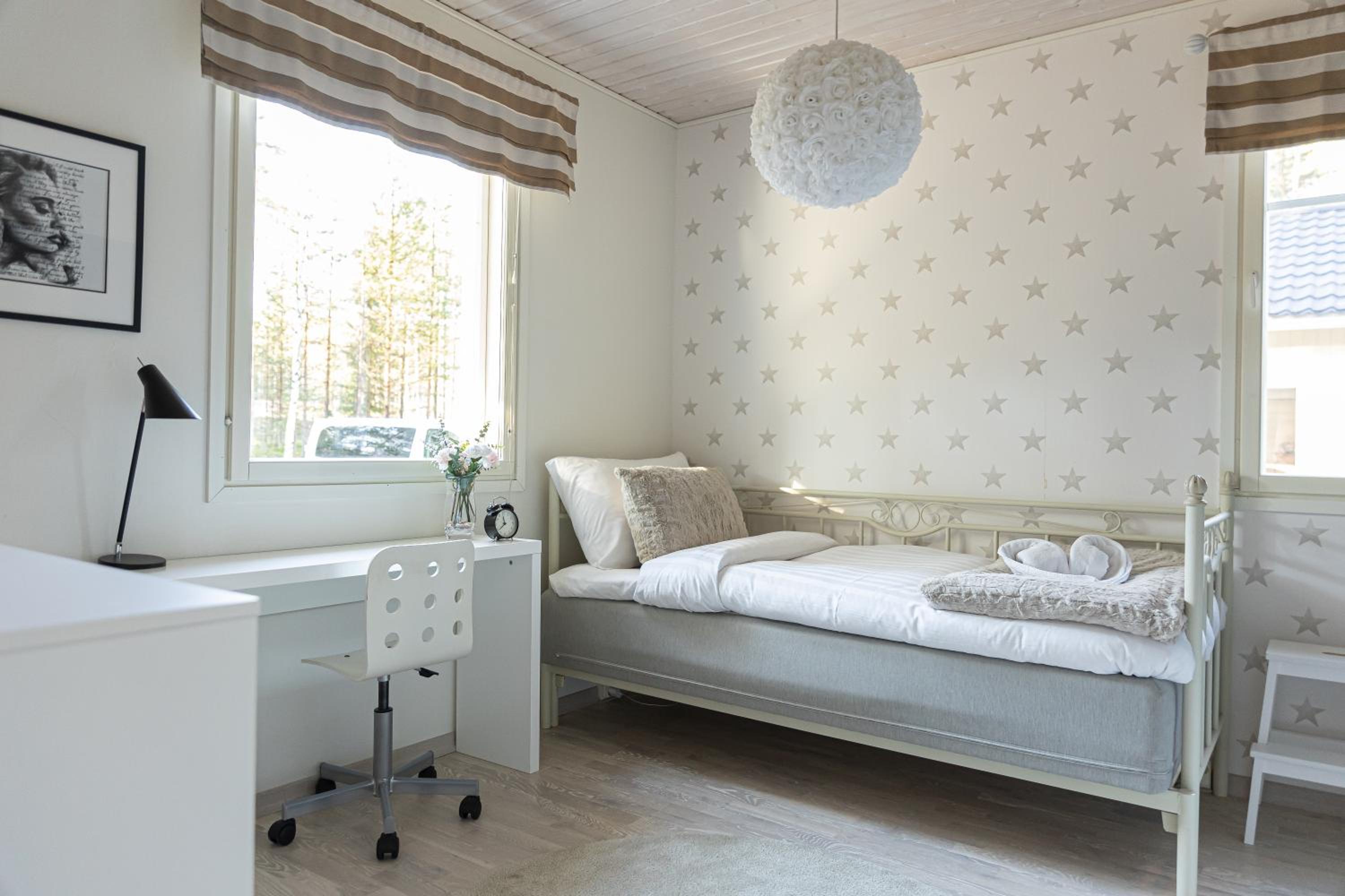 Villa Aurora Sinettä by BookLapland