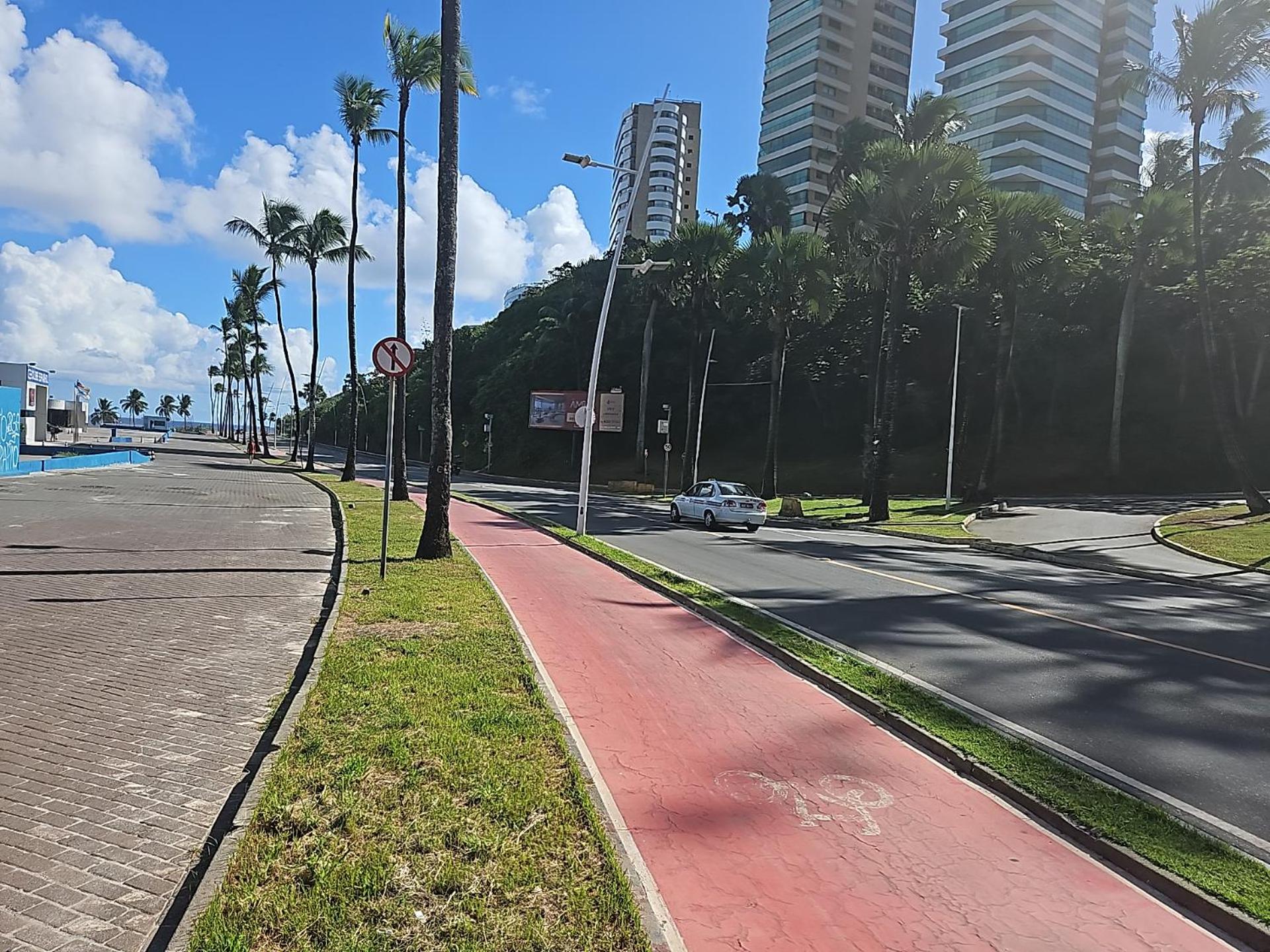 Ap70 m2 condomínio luxo Costa Espanha- Salvador- pré Carnaval -Réveillon em praia exclusiva- Vista Mar