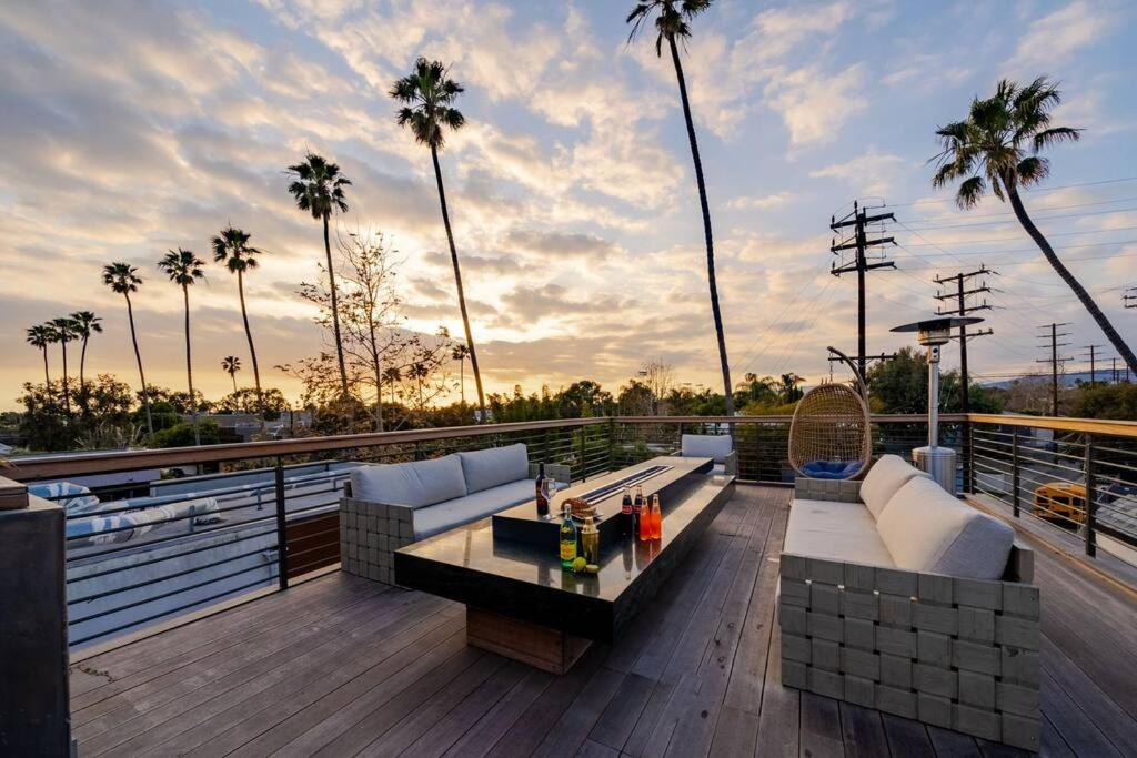 Venice Pool Hot Tub BBQ Home Theater