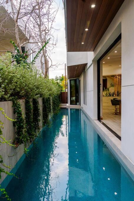 Venice Pool Hot Tub BBQ Home Theater