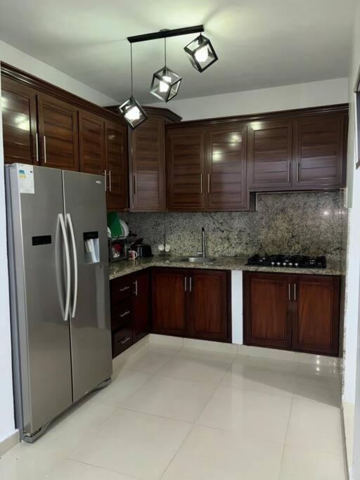 cheerful 3-bedroom residential home and amenities