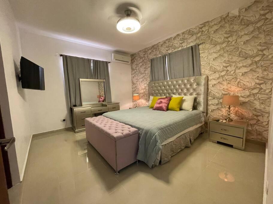 cheerful 3-bedroom residential home and amenities