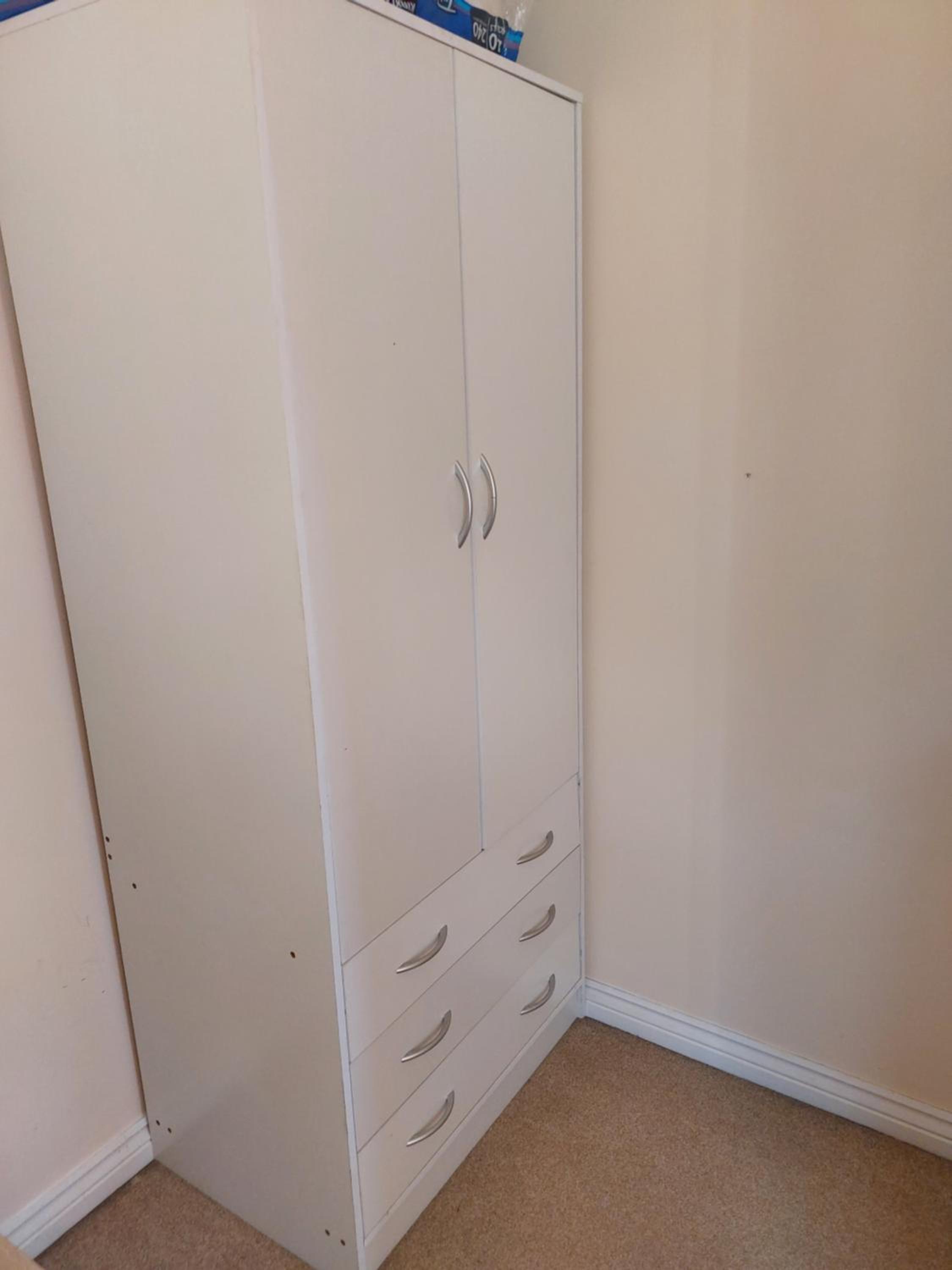Single guest room in Walsall view 2