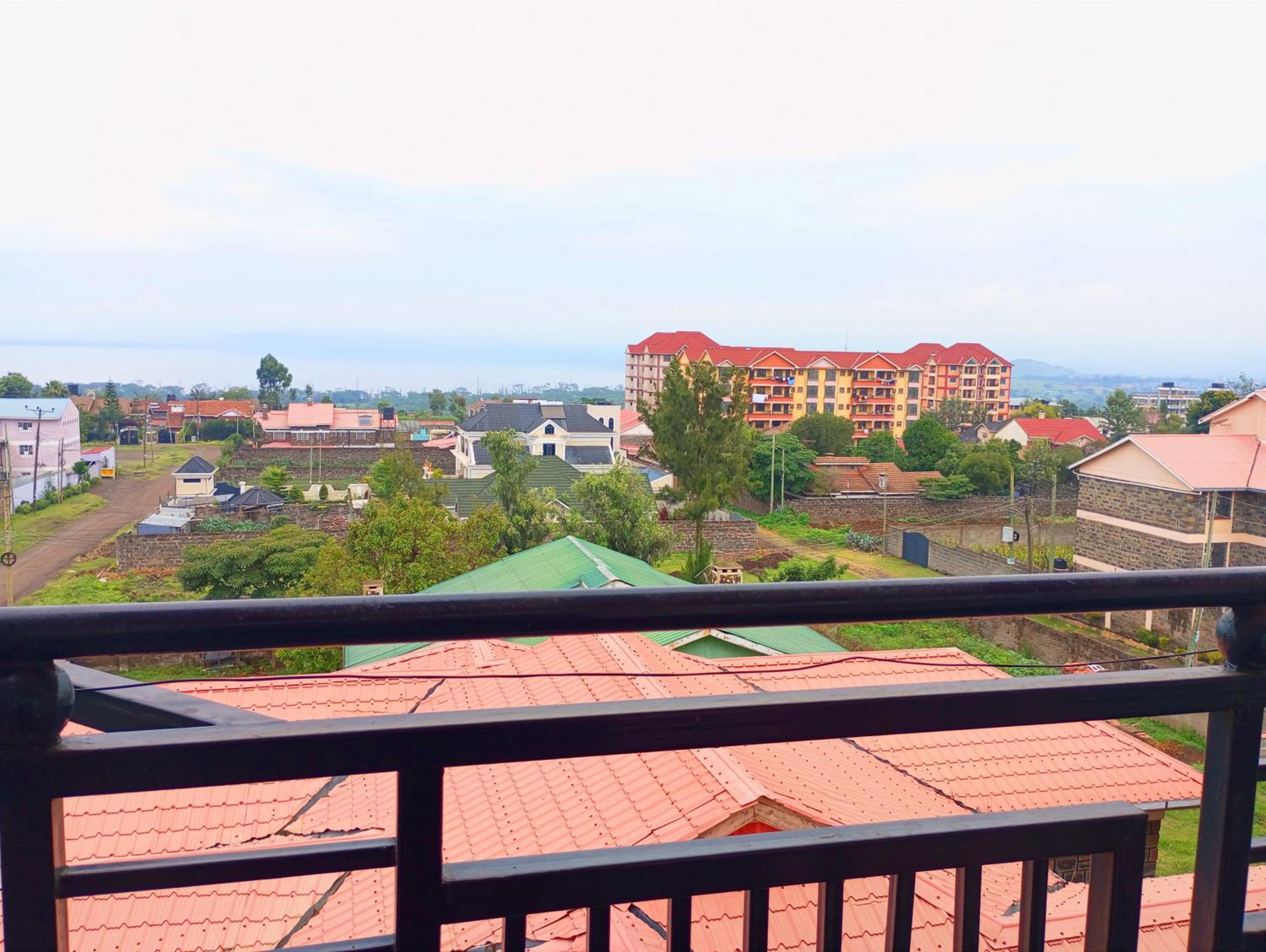 The Lakeview Haven - 2br Apartment - Naka view 5