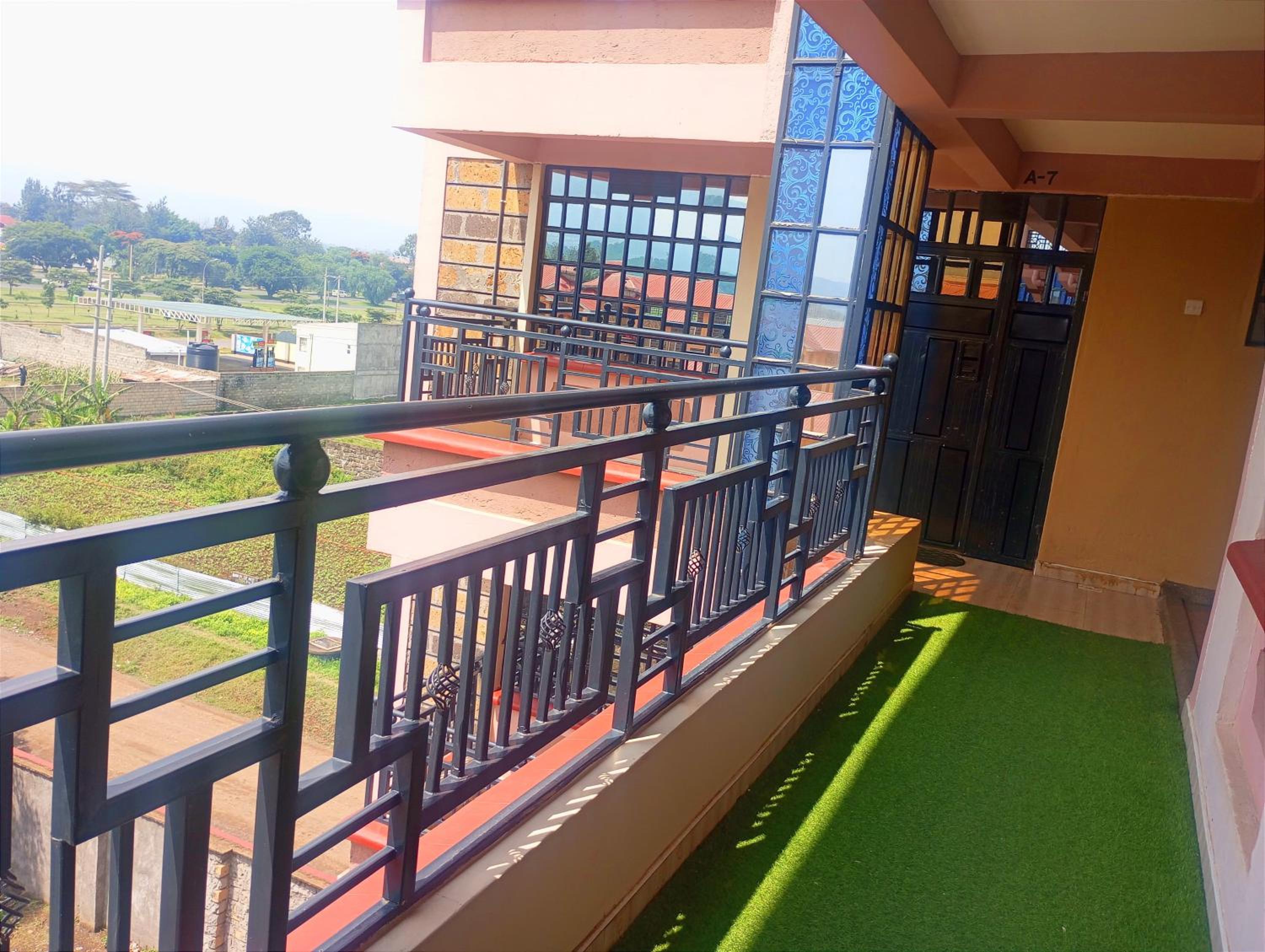 The Lakeview Haven - 2br Apartment - Naka view 3