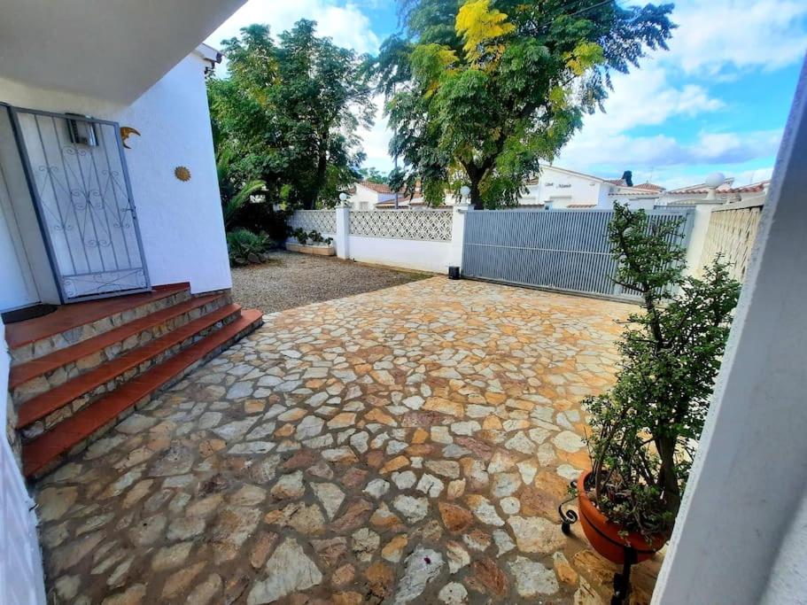 Empuriabrava maison cosy 6 voyageurs piscine