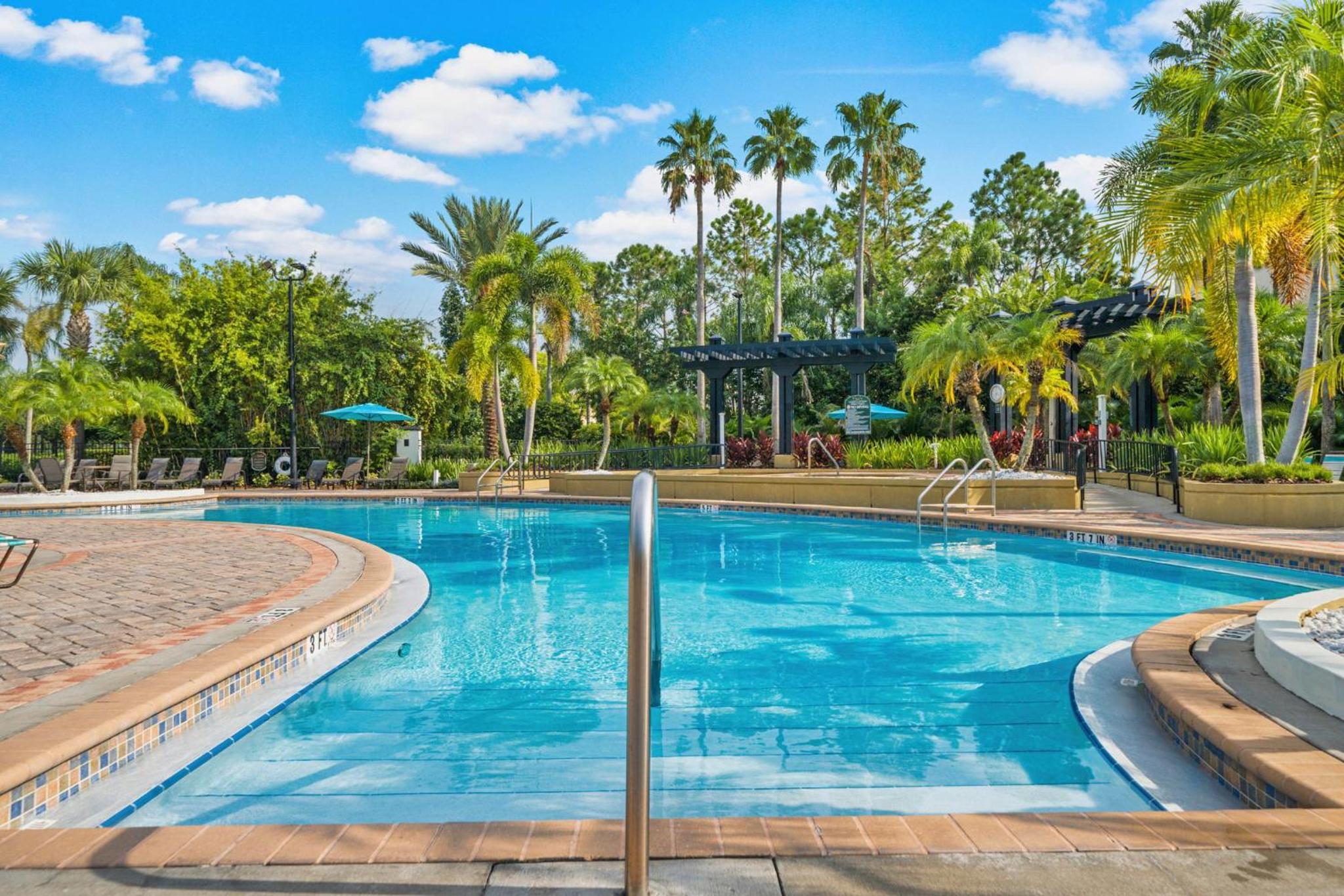 Newly Renovated Premium Condo, Vista Cay - 2002