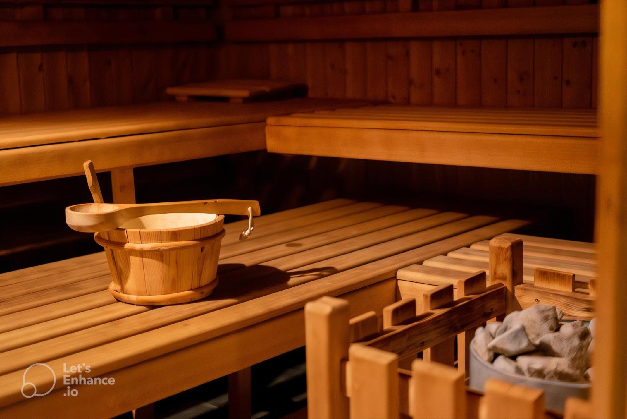 Pool & Sauna Wellness Charming Swiss style chalet!
