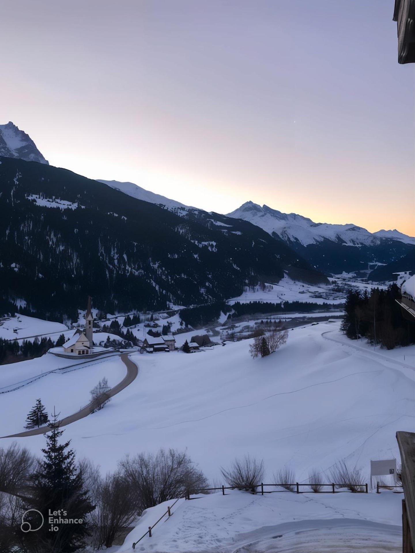 Pool & Sauna Wellness Charming Swiss style chalet!