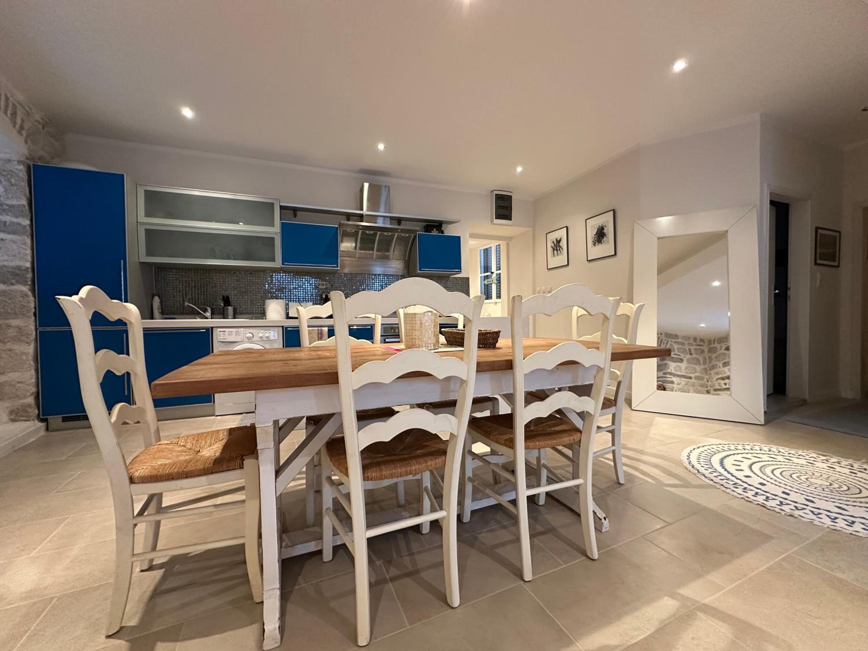 Charming Three Bedroom Waterfront Apartment view 5