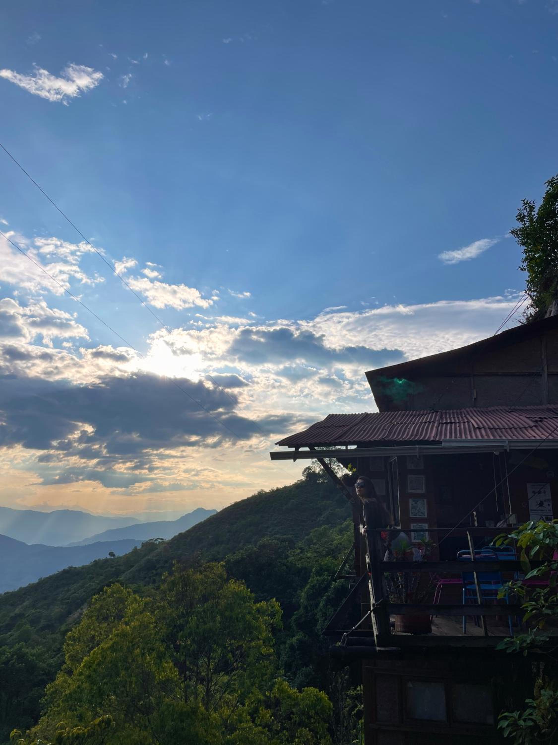 LA CASA EN EL AIRE - Abejorral
