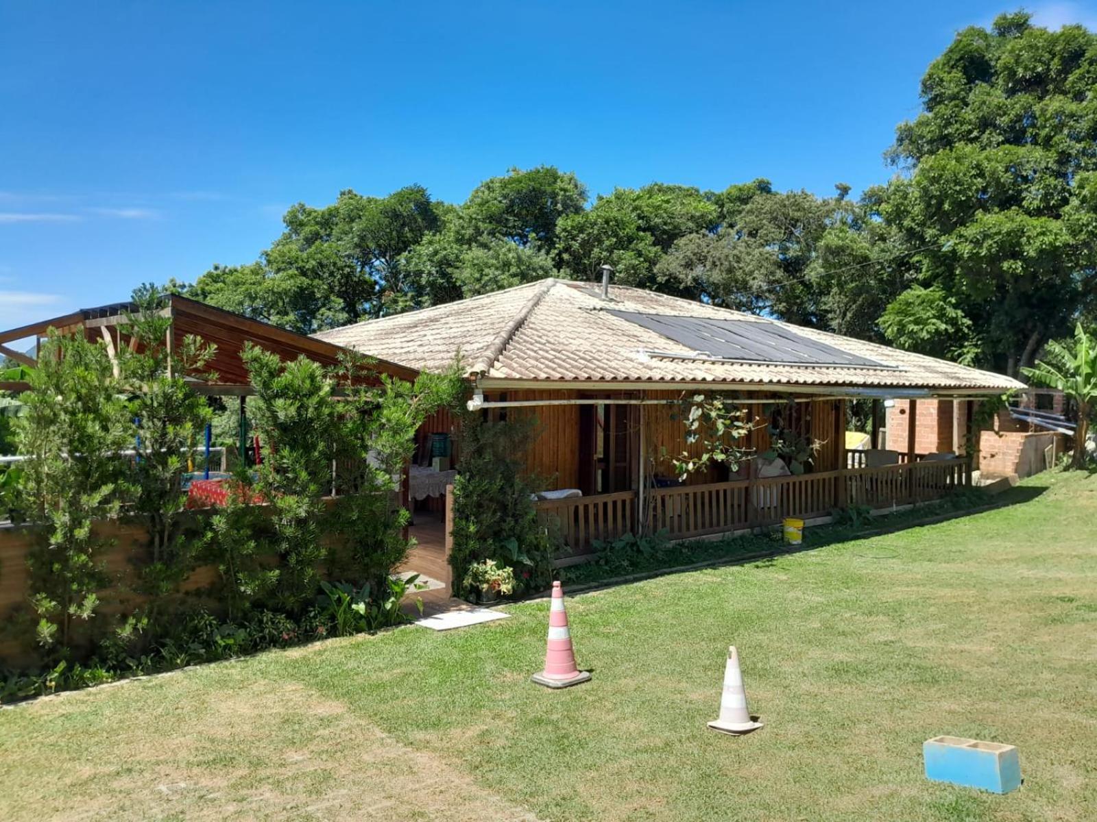 chácara com piscina e jacuzzi aquecida
