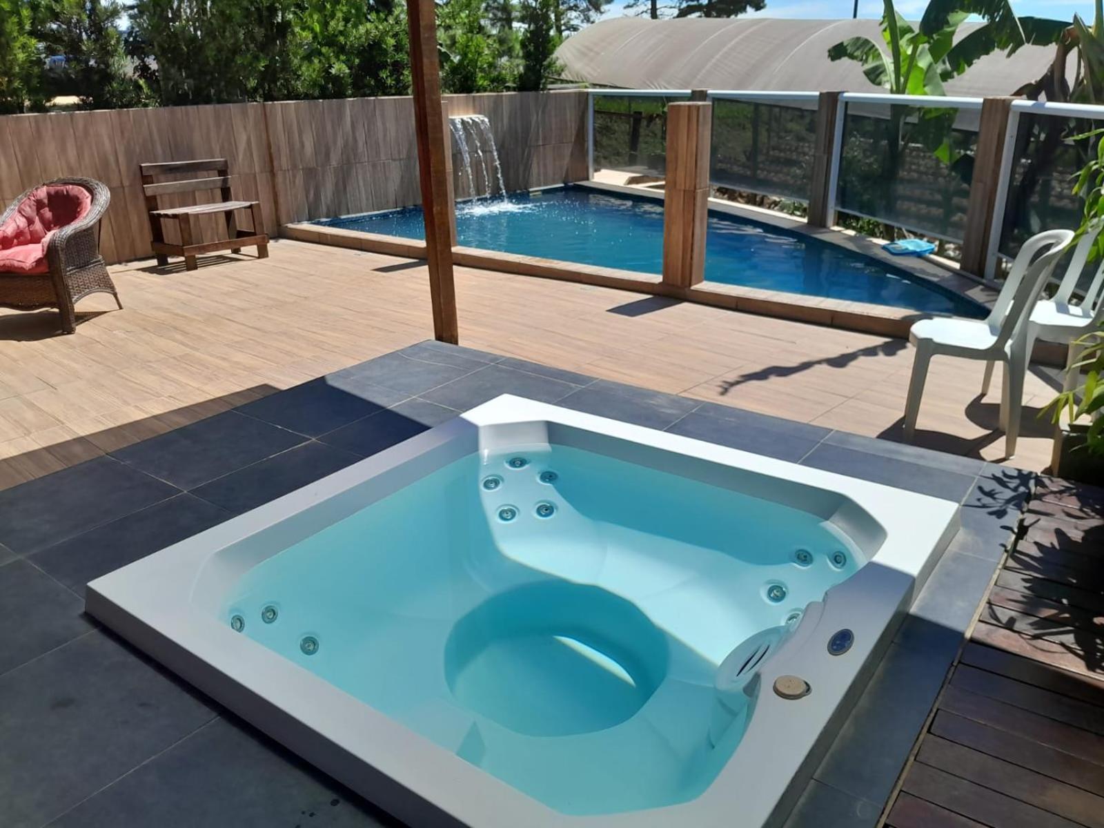 chácara com piscina e jacuzzi aquecida