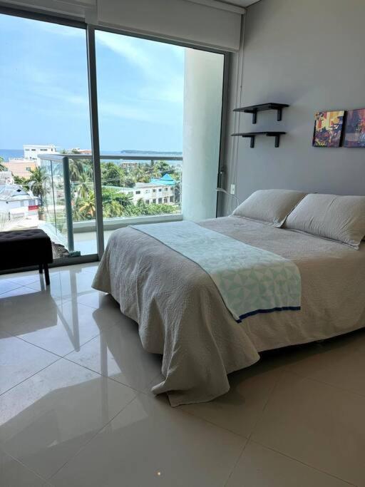 Beachfront Luxury Condo In Cartagena