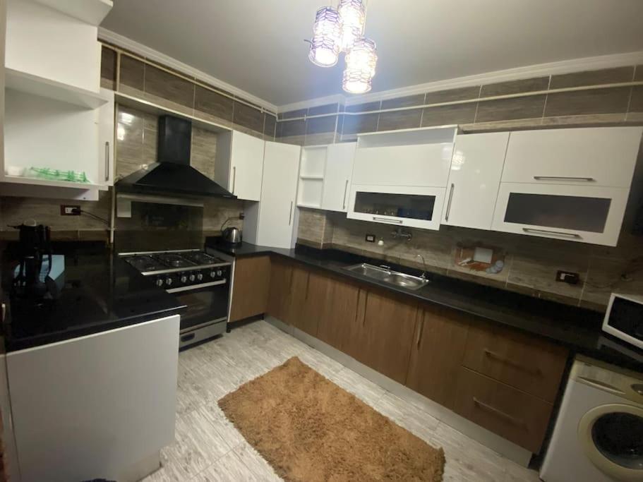 Apartment in SeaView Tower Loran