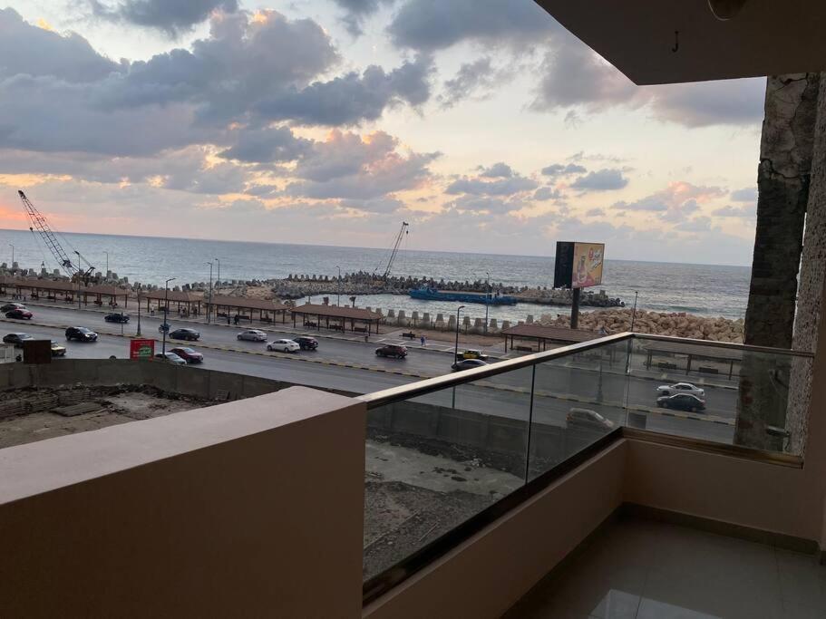 Apartment in SeaView Tower Loran