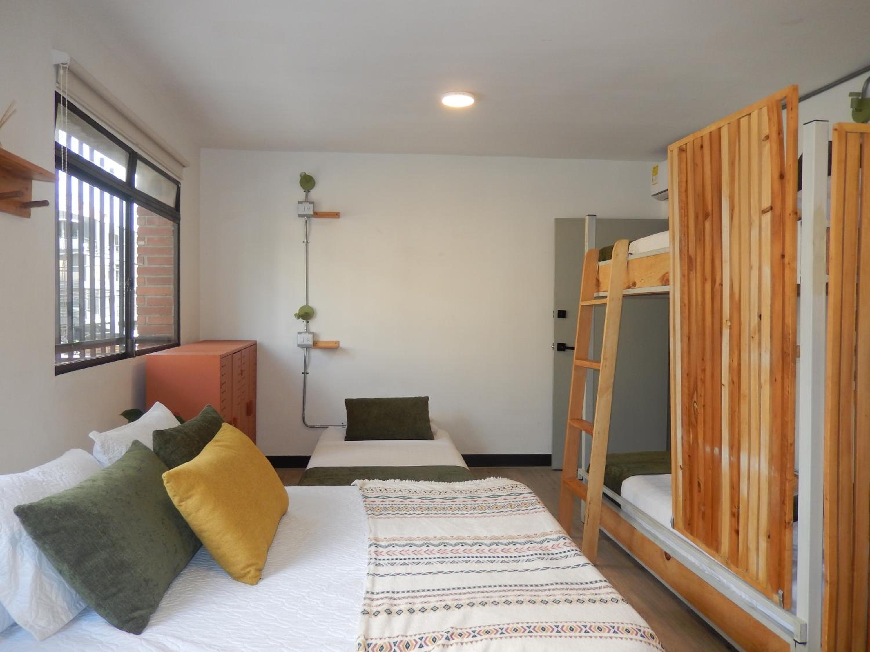 Apartments In La Seventy