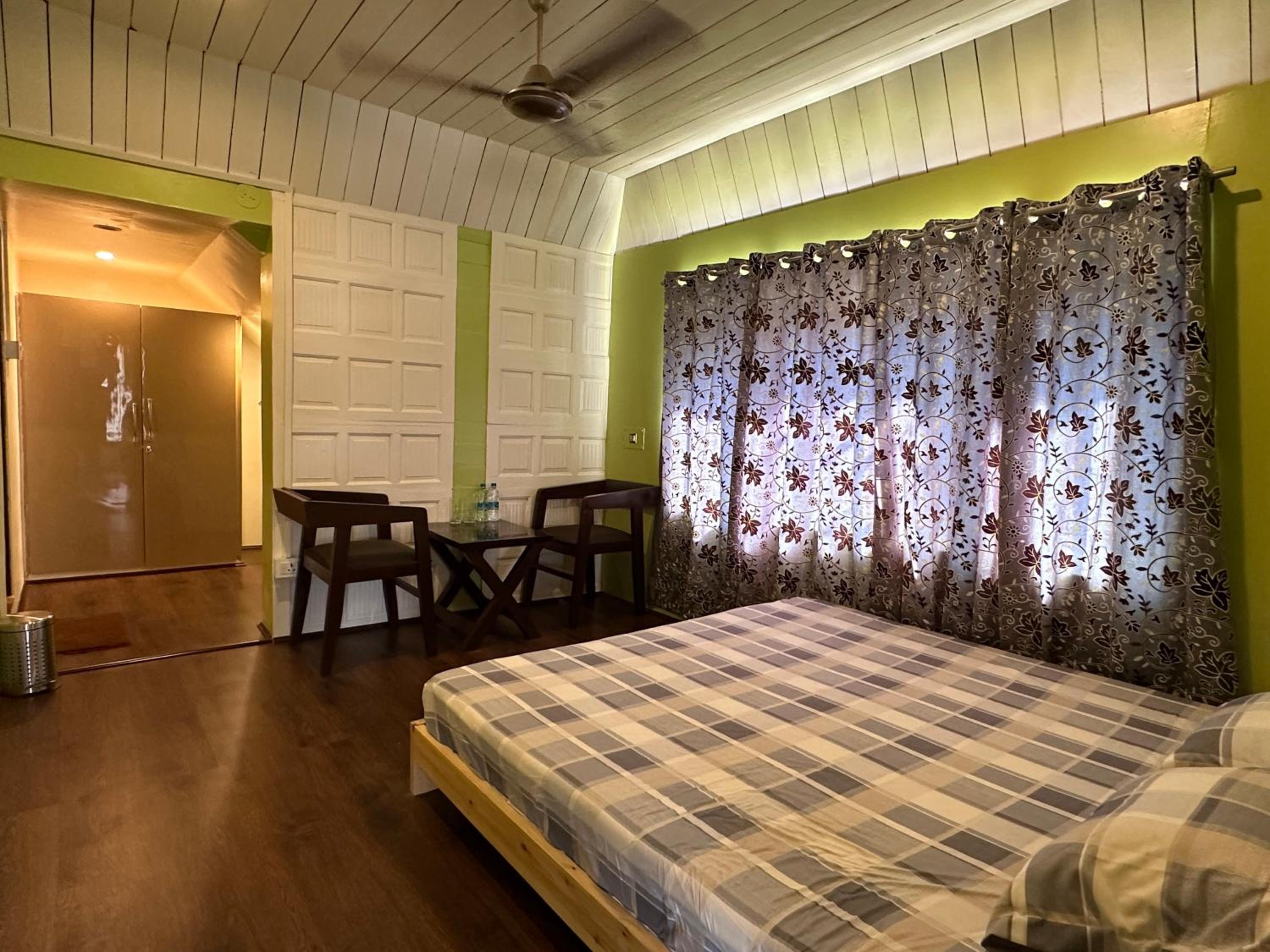 The Chinar Retreat Hut view 2