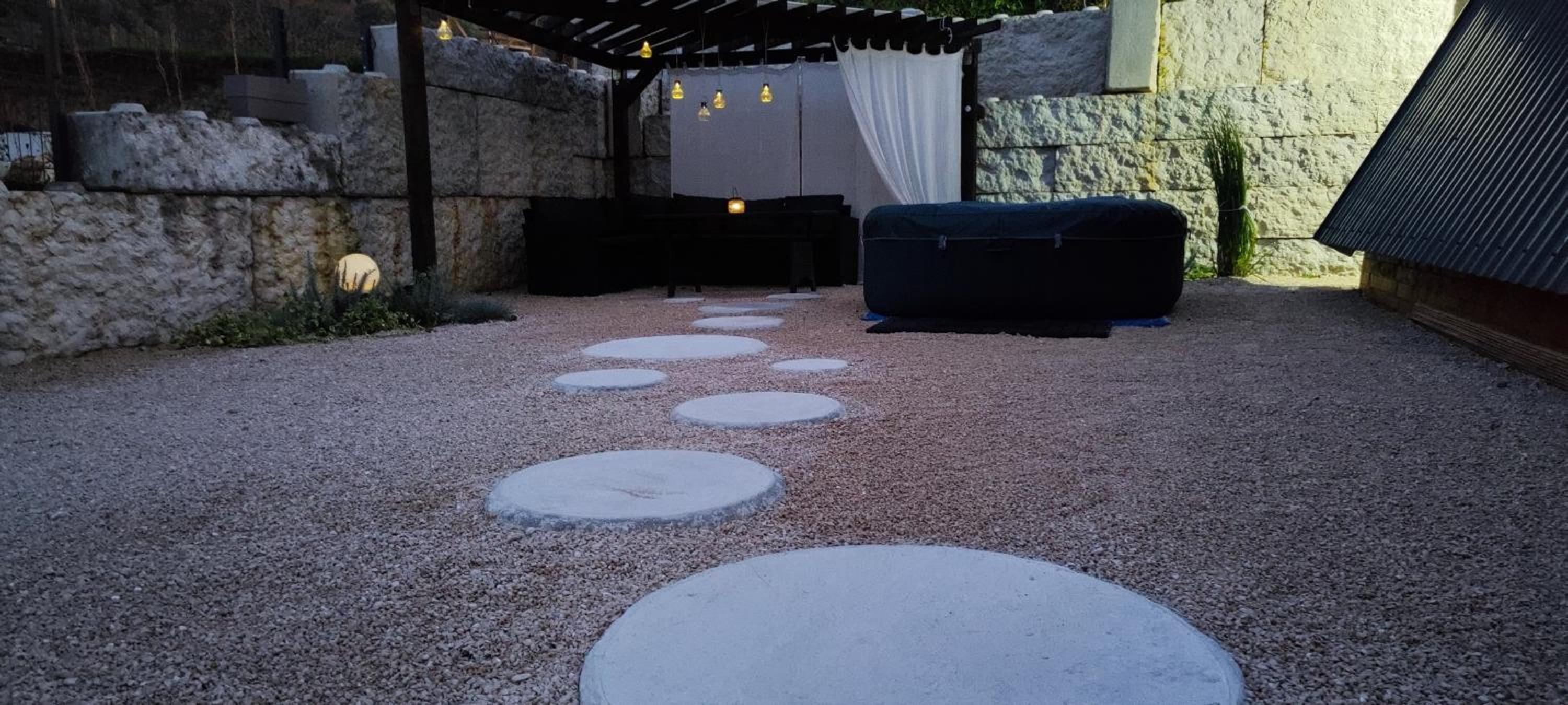 Stone Chalets - LUNA