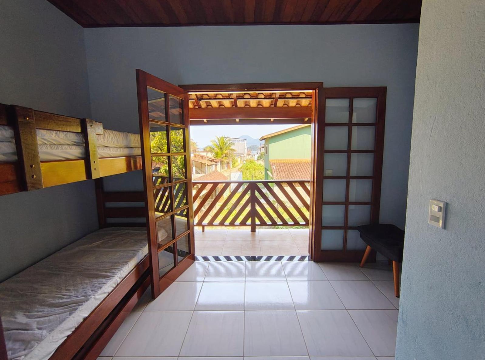 Casa na praia do estaleiro
