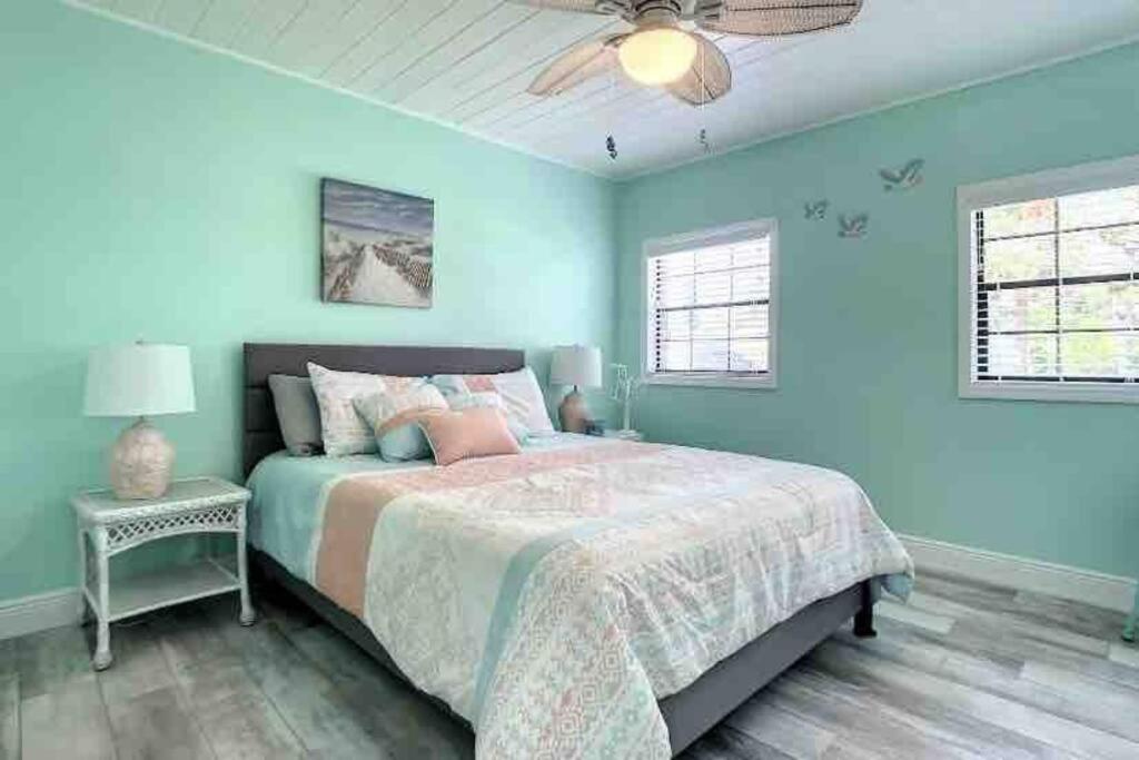 Peaceful Riverfront Home, Close To Beach, A1A and I95 view 2