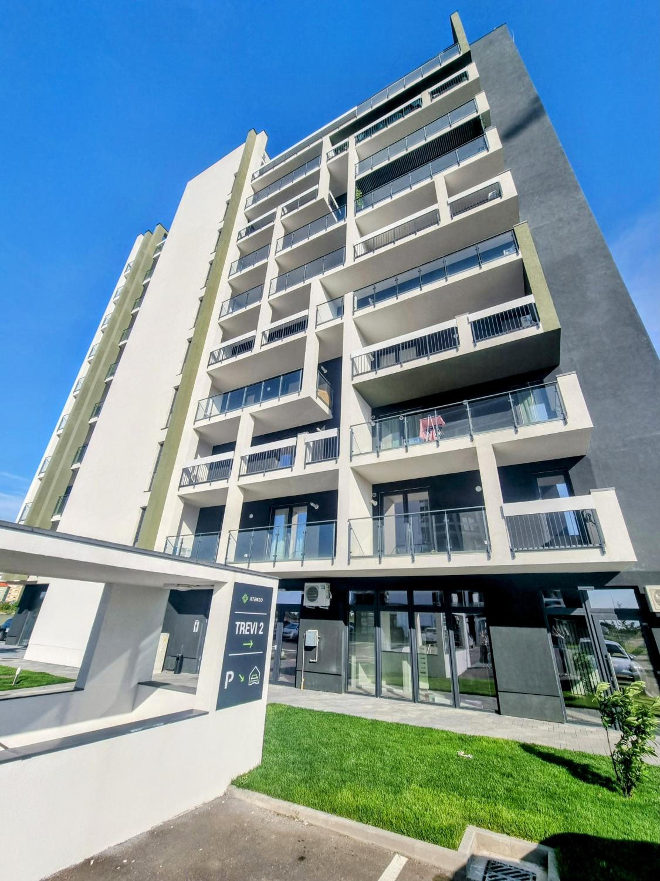 Hotel ATENEO - Studio DeLuxe MODERN Apartment, BIG Balcony, Plus FREE Parking - Image 1