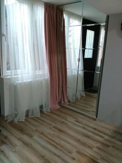 Cozy Studio Apartment on Rustaveli view 3