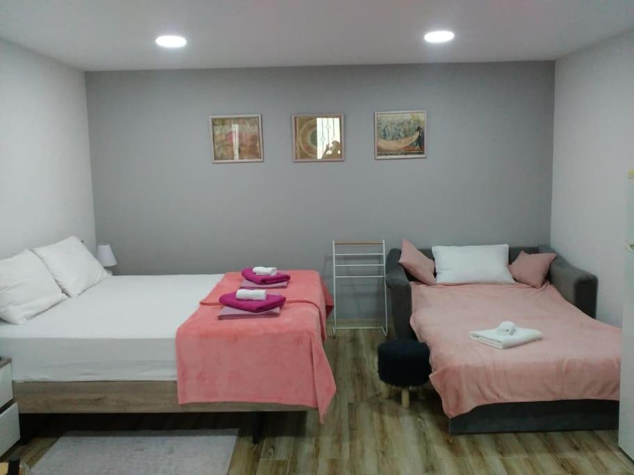 Cozy Studio Apartment on Rustaveli view 5