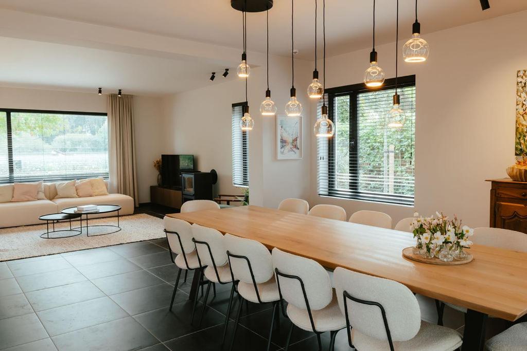 5 Star Ruime en Zonnige Vakantiewoning SVN7tien