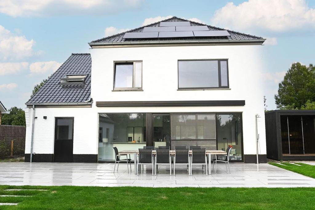 5 Star Ruime en Zonnige Vakantiewoning SVN7tien