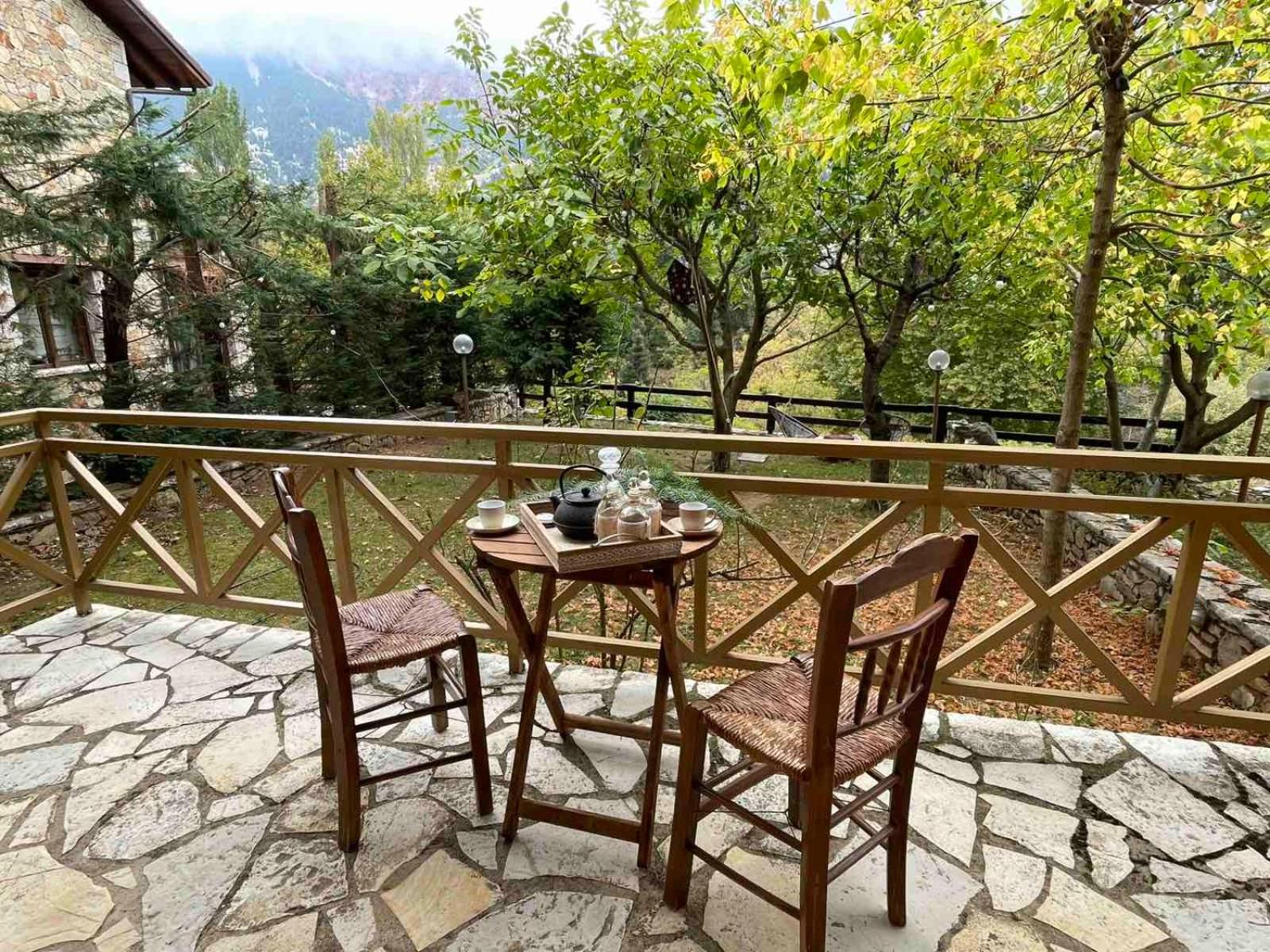 Pinecone Lodge, Eptalofos Wellness Garden Chalet