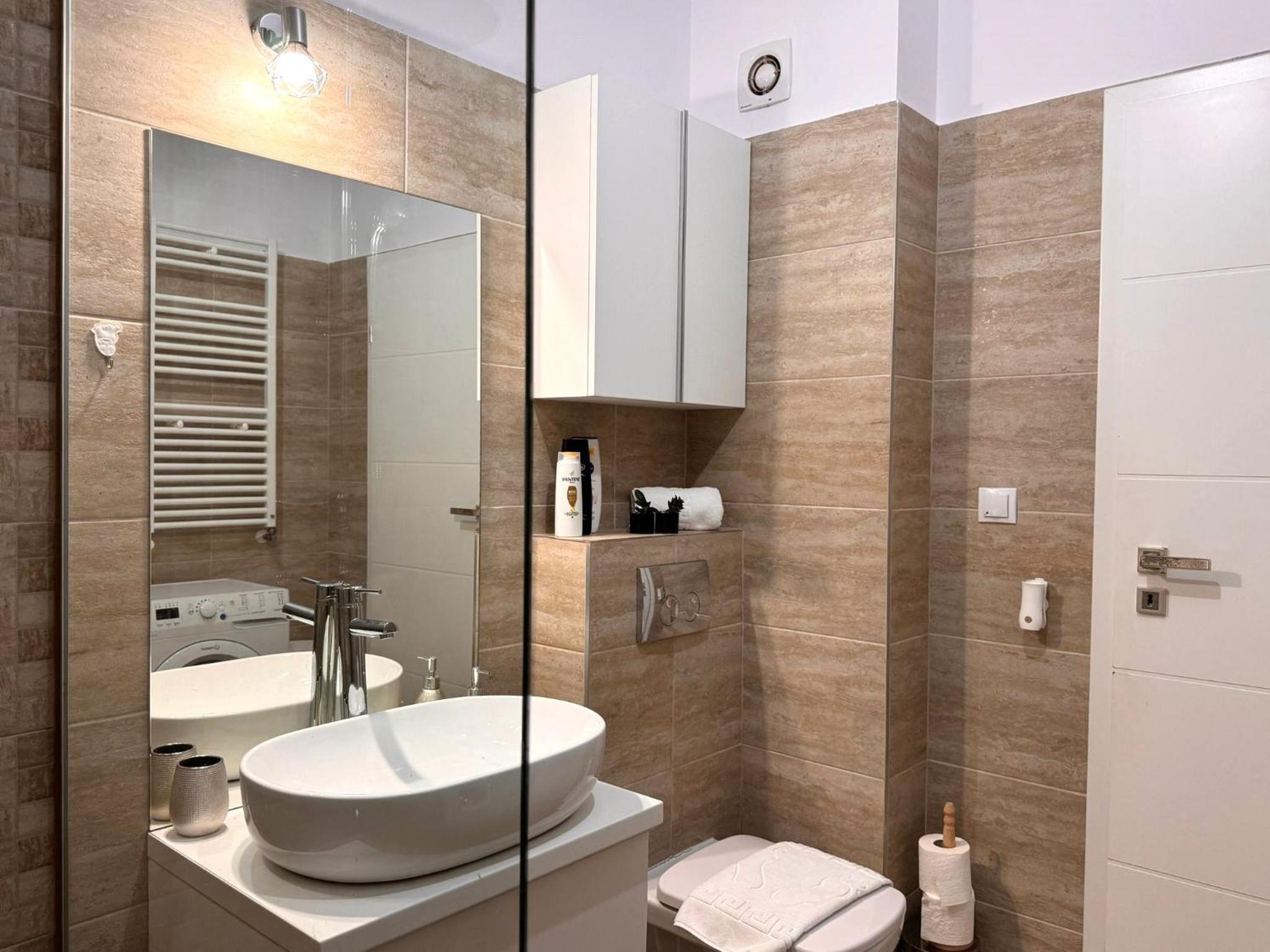 Platinia One view 2