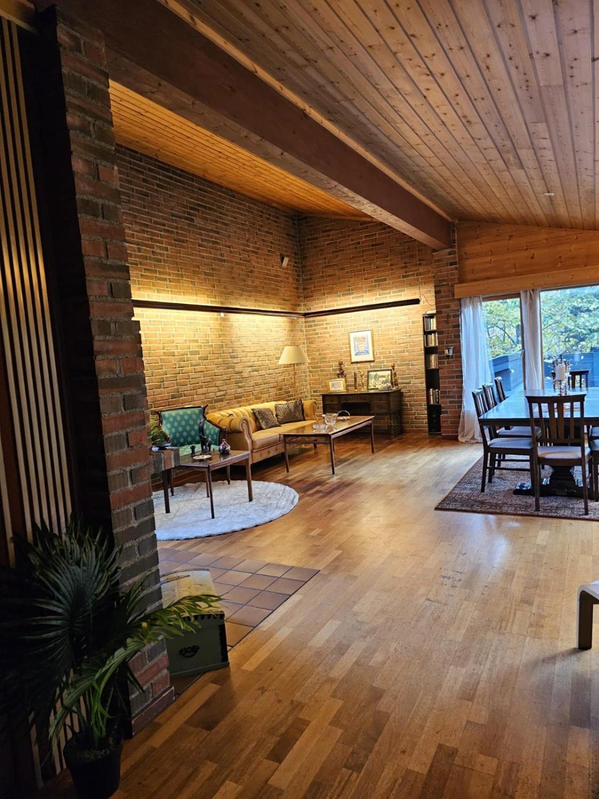 Hotel Private room - 3 in a luxury villa CHALET STYLE - Image 1