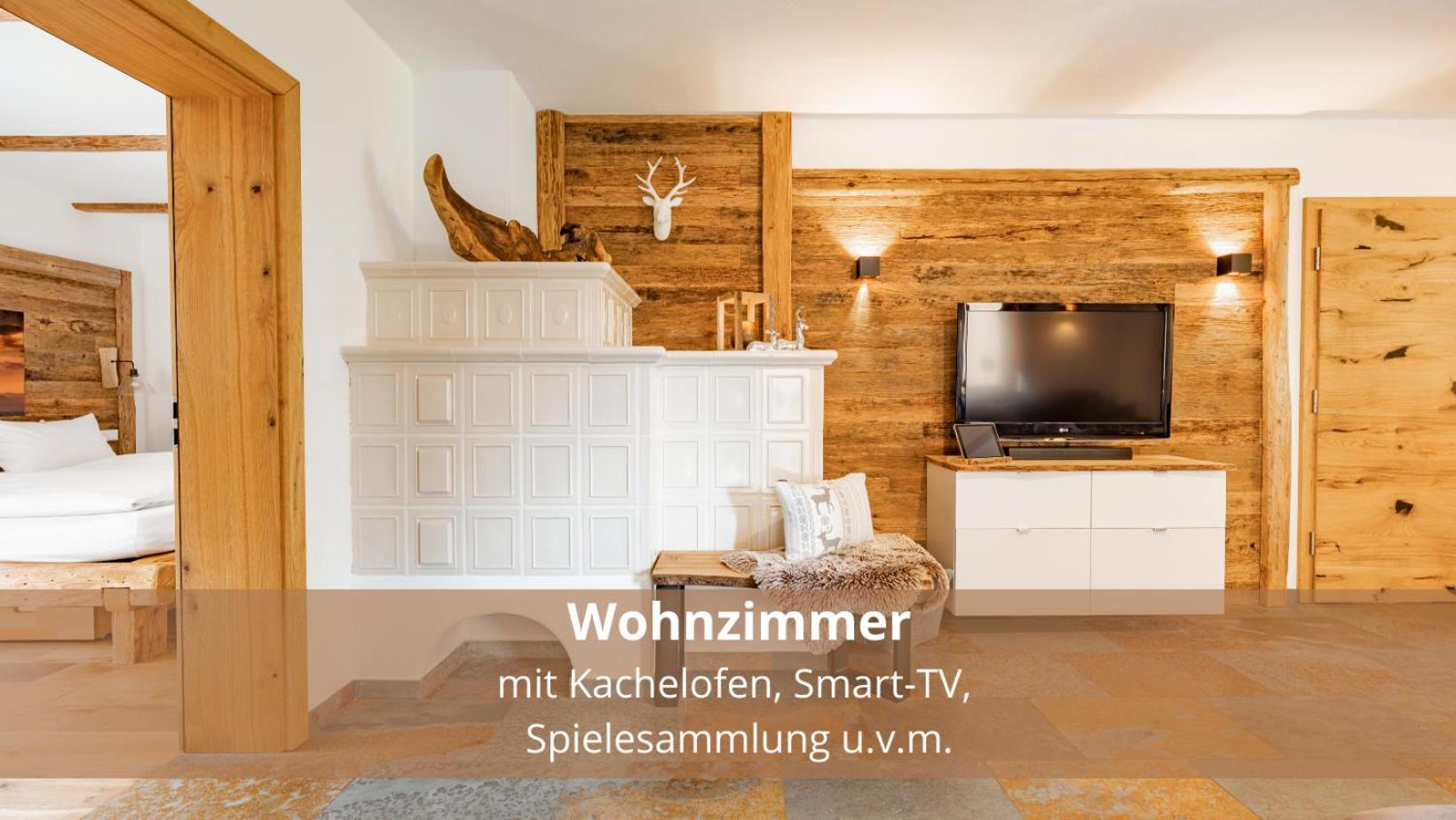 Chalet WaldHäusl luxuriöse Ferienwohnungen mit Sauna & Whirlpool, Kamin, Balkon oder Terrasse mit Bergblick view 2