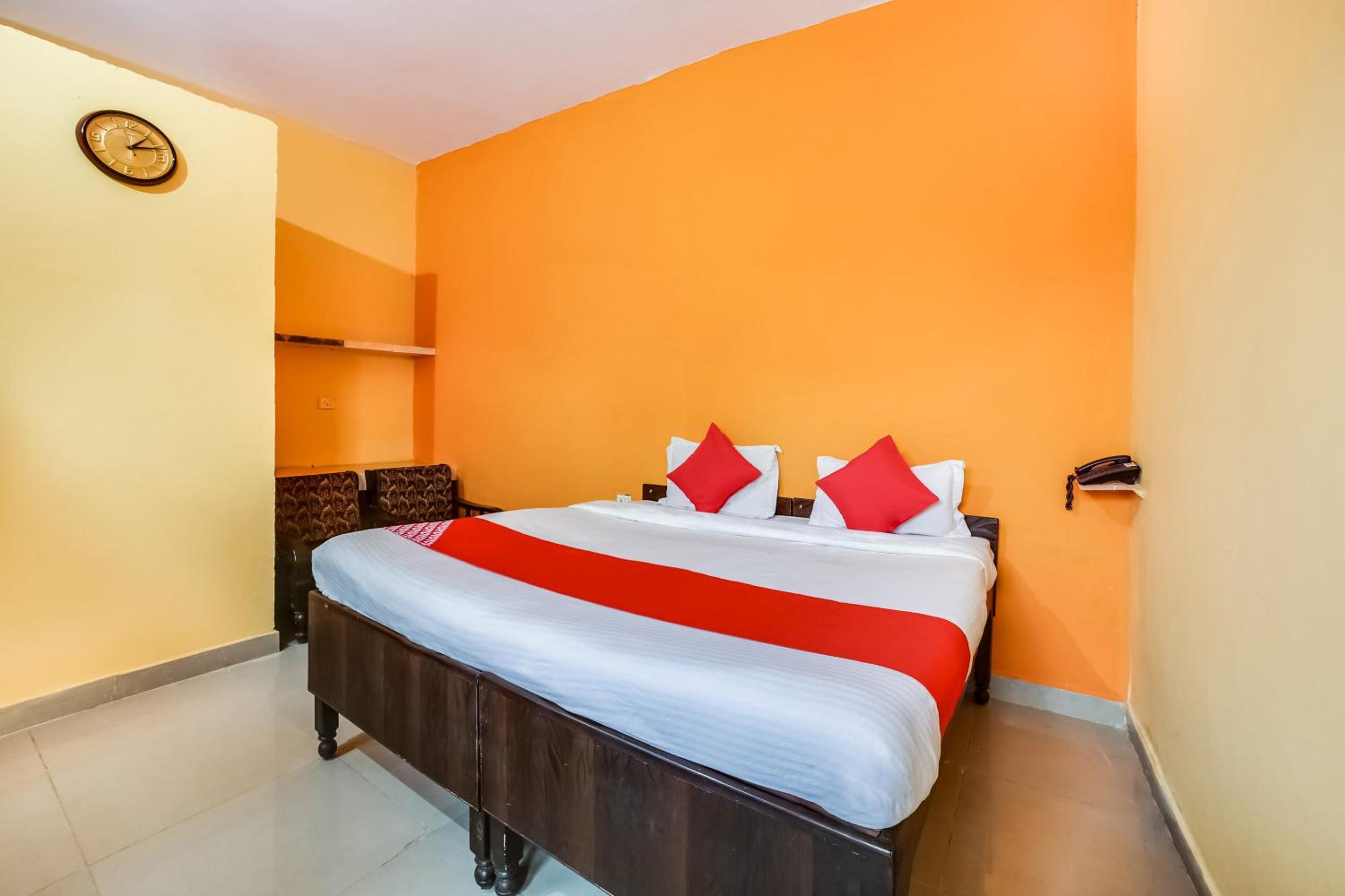 Hotel O Mahindra Pg Rooms & Restaurant view 3