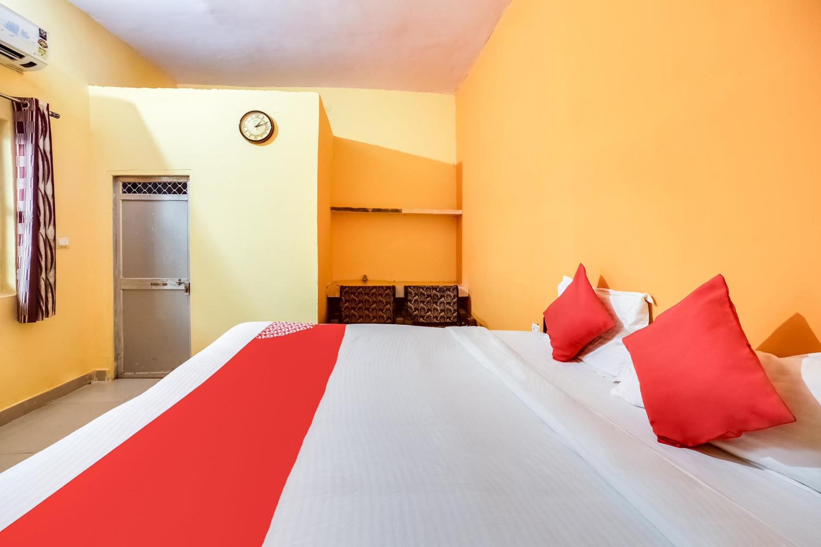 Hotel O Mahindra Pg Rooms & Restaurant view 5