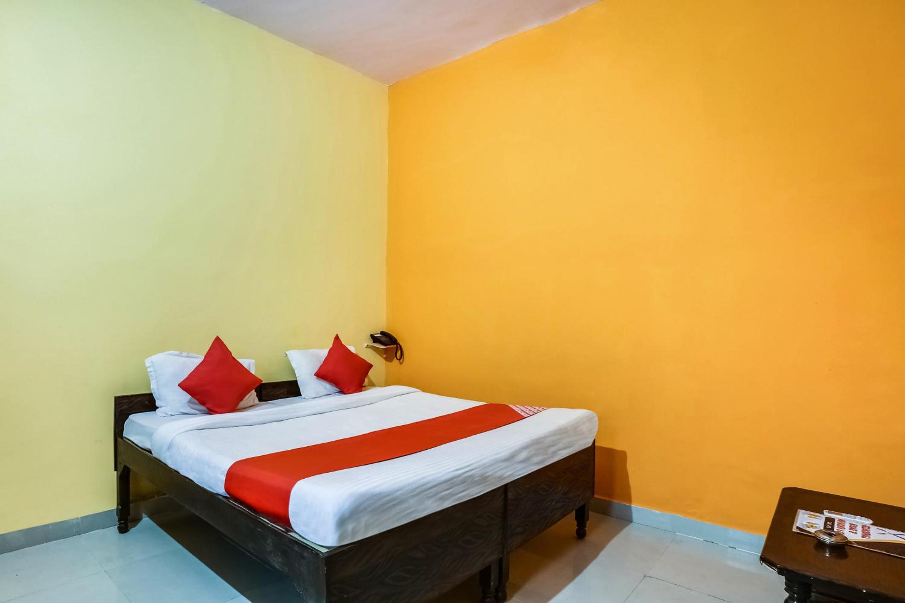 Hotel O Mahindra Pg Rooms & Restaurant view 2