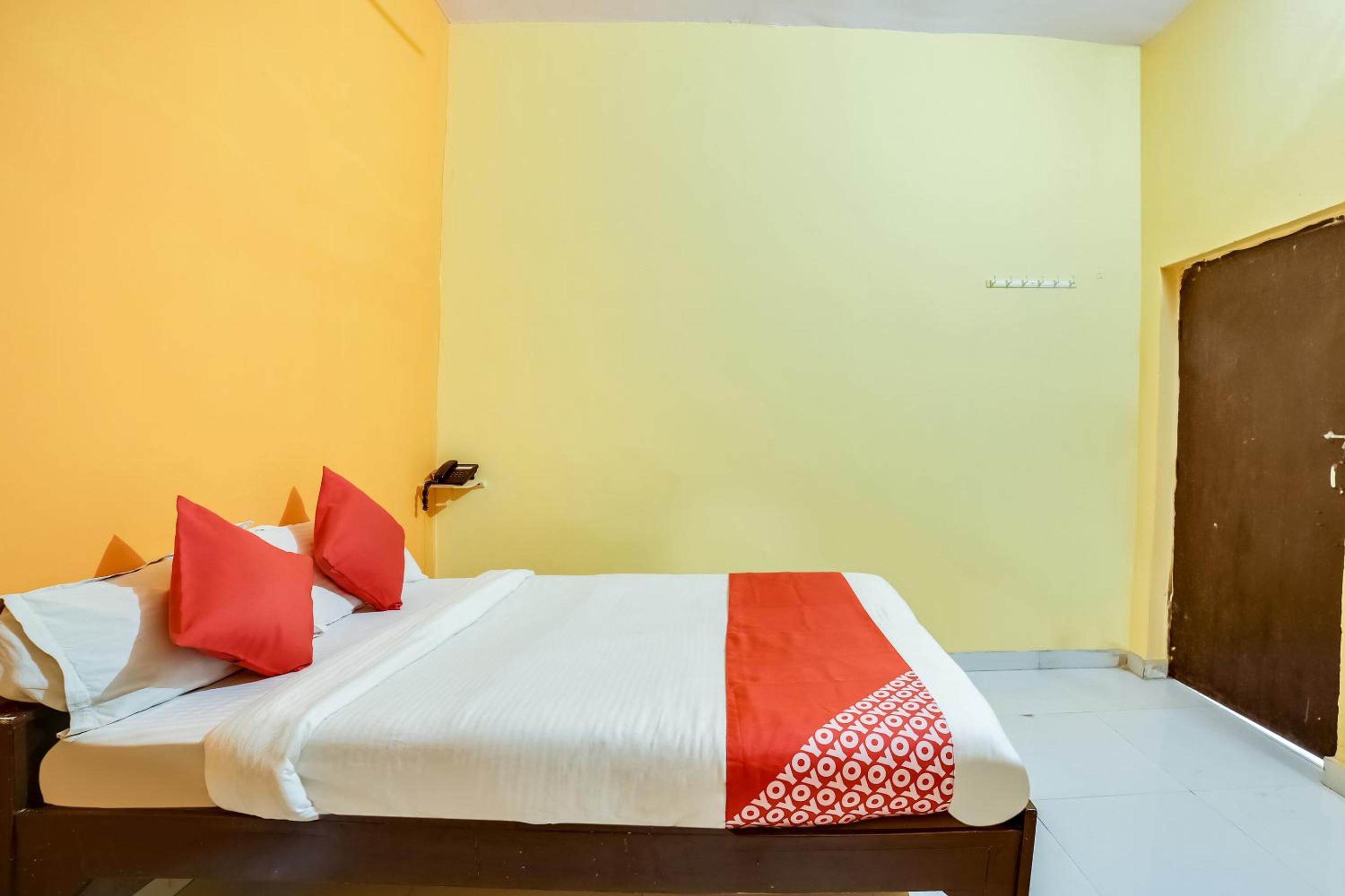 Hotel O Mahindra Pg Rooms & Restaurant view 4