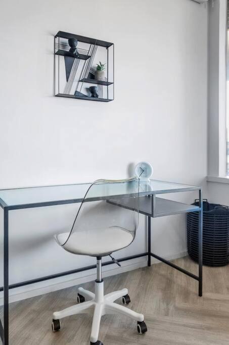 Stylish Urban Studio at One on Thibault