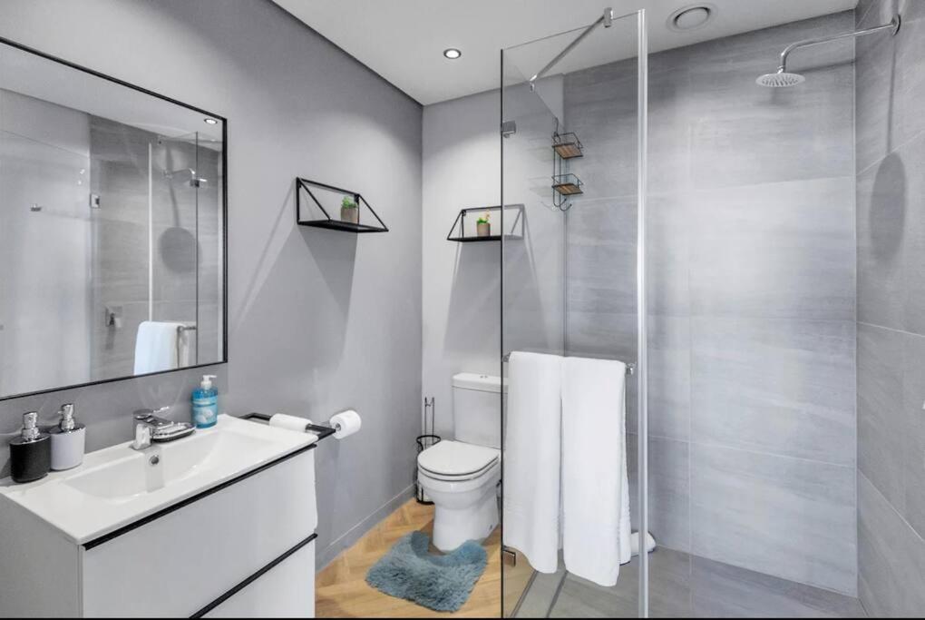 Stylish Urban Studio at One on Thibault