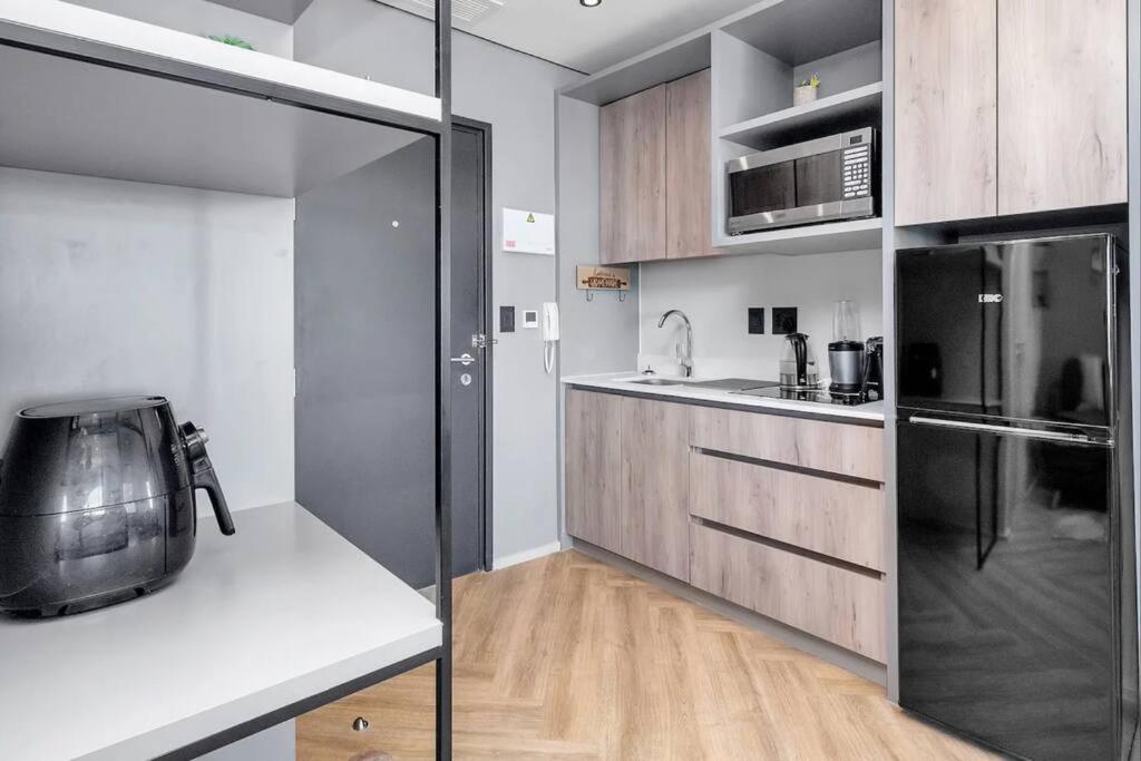 Stylish Urban Studio at One on Thibault